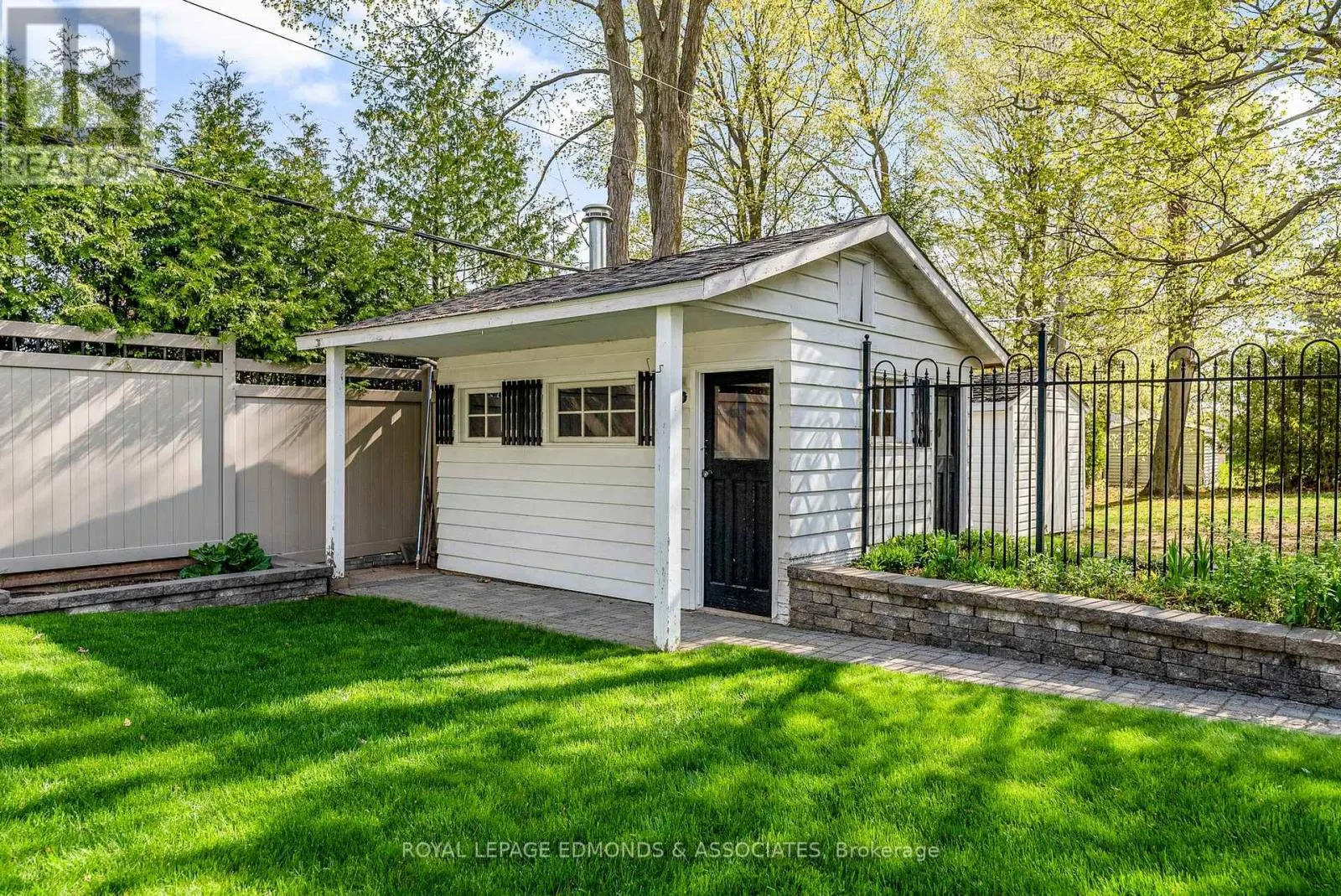 603 GLENWOOD DRIVE