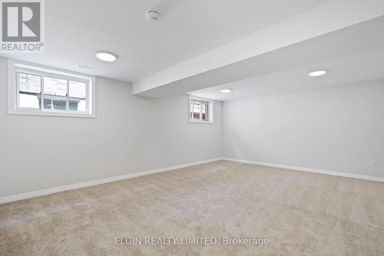 6 HEMLOCK CRESCENT