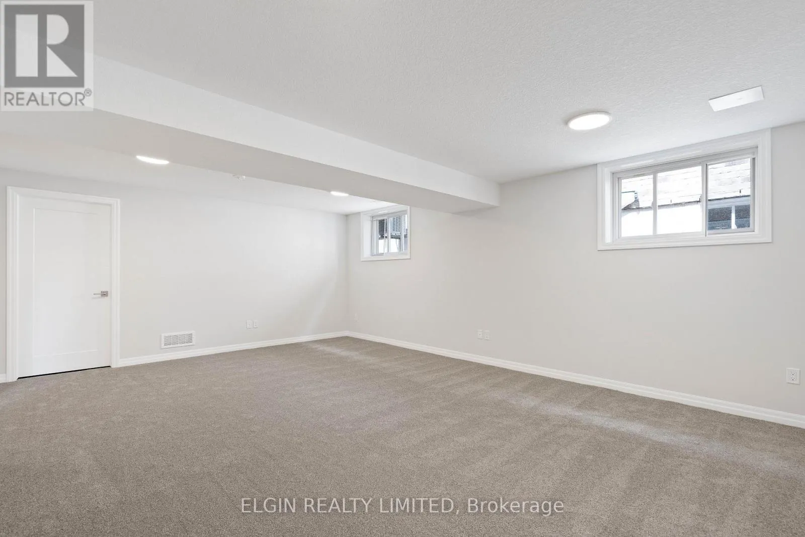 6 HEMLOCK CRESCENT