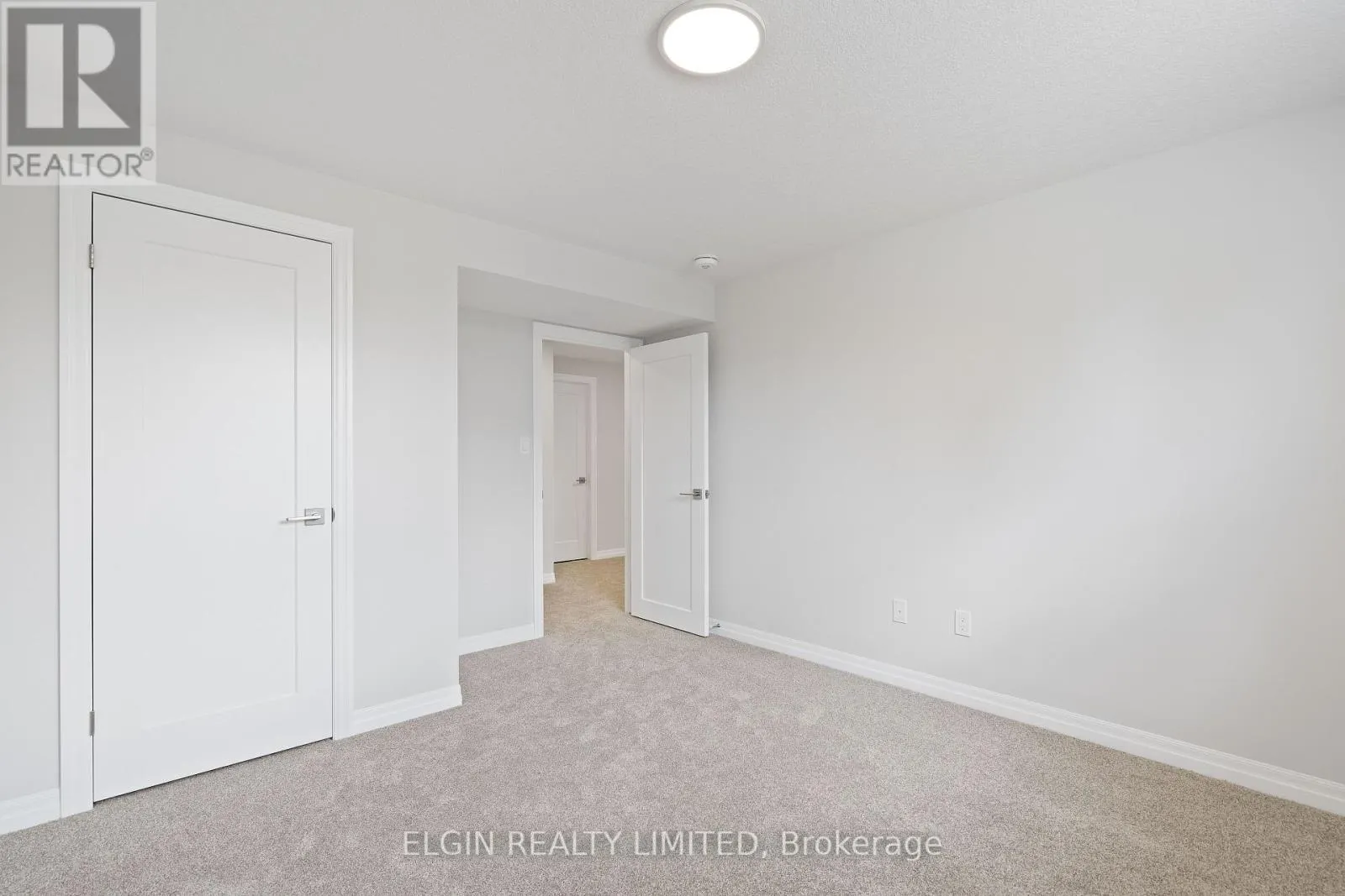 6 HEMLOCK CRESCENT