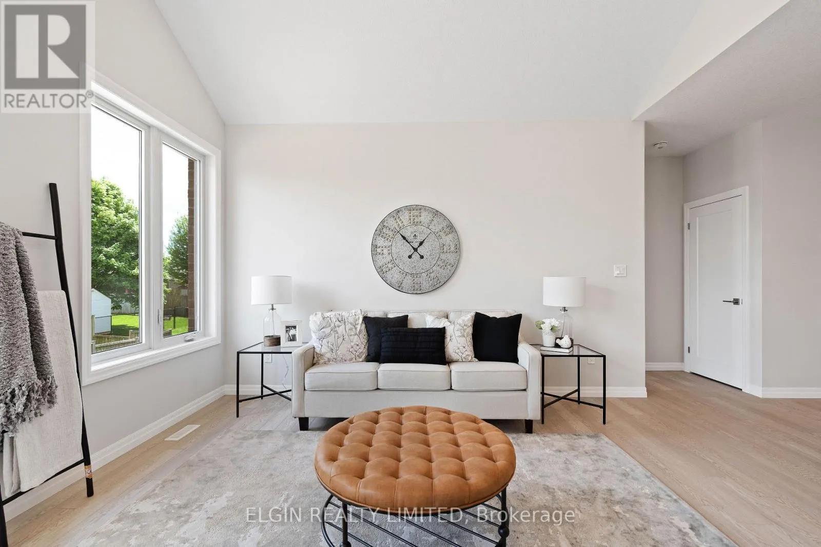 6 HEMLOCK CRESCENT