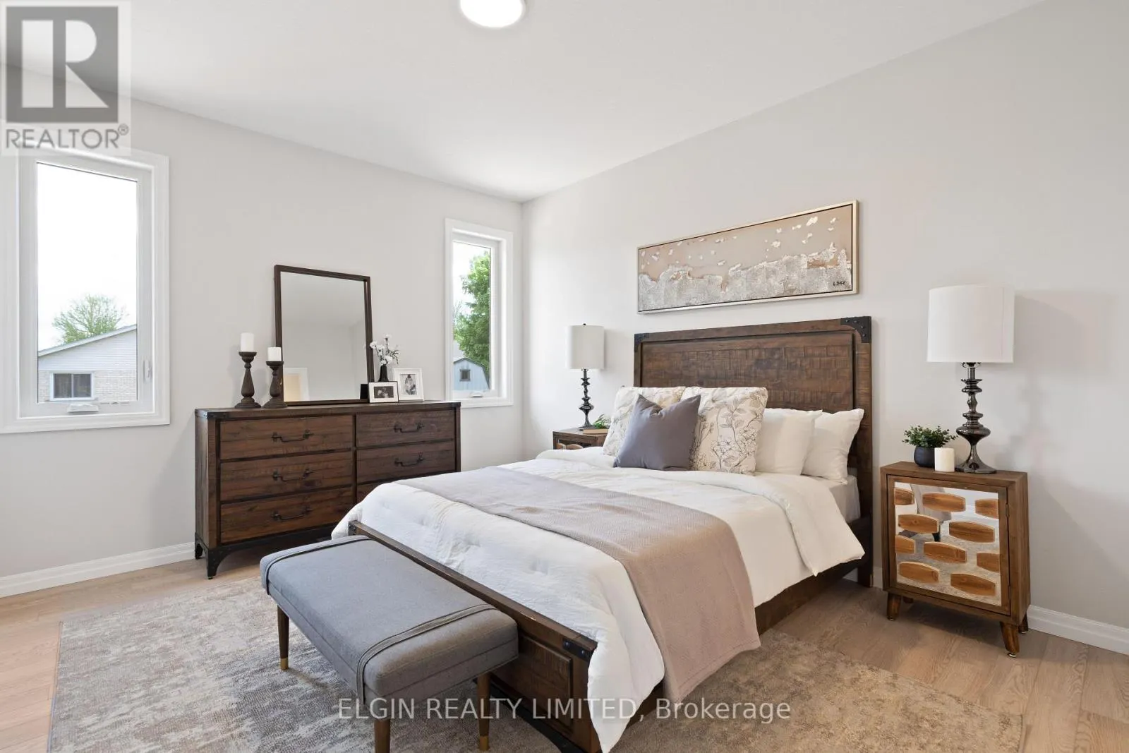 6 HEMLOCK CRESCENT