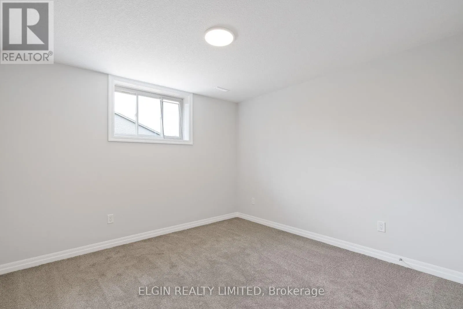 6 HEMLOCK CRESCENT