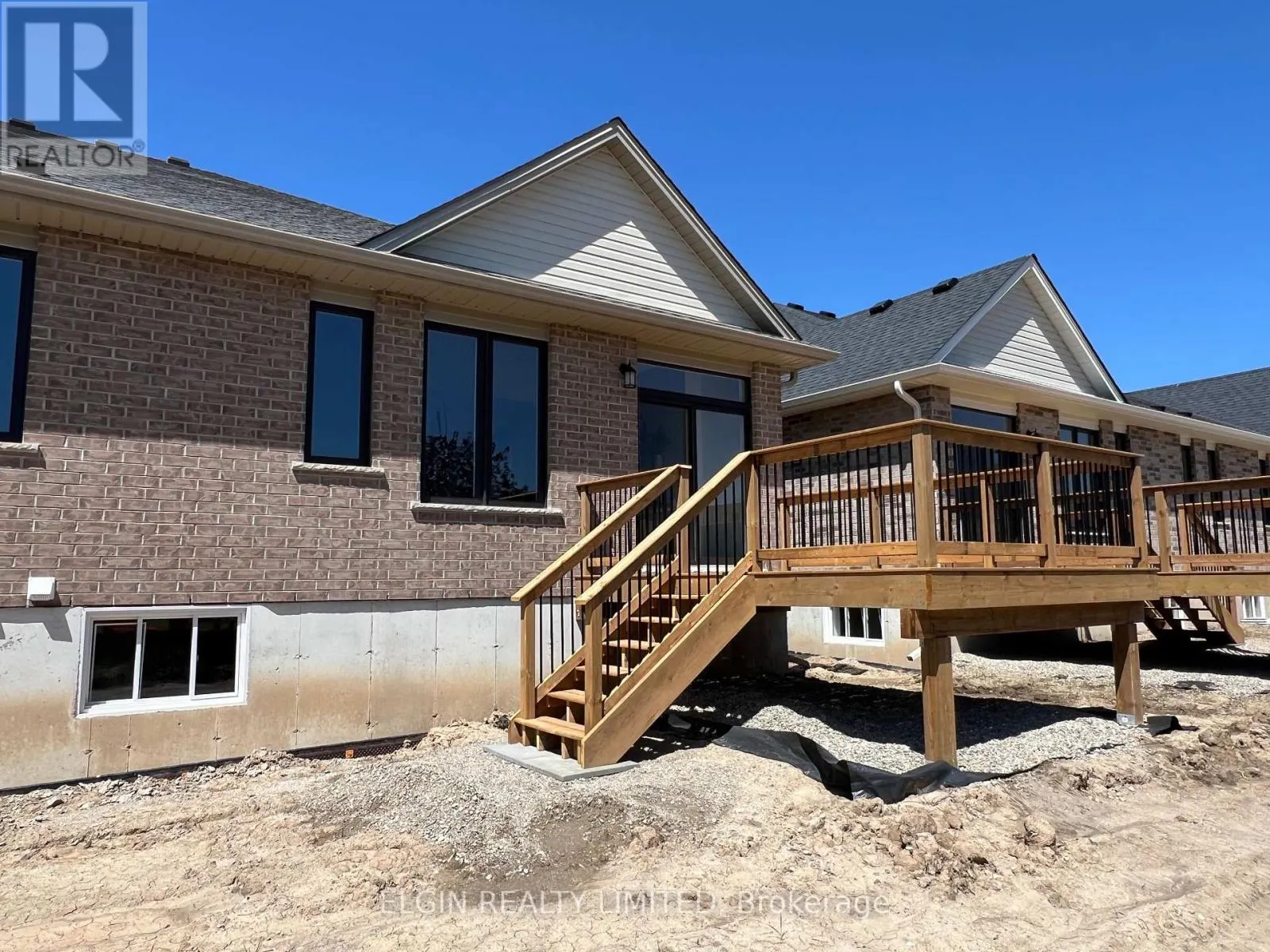 6 HEMLOCK CRESCENT