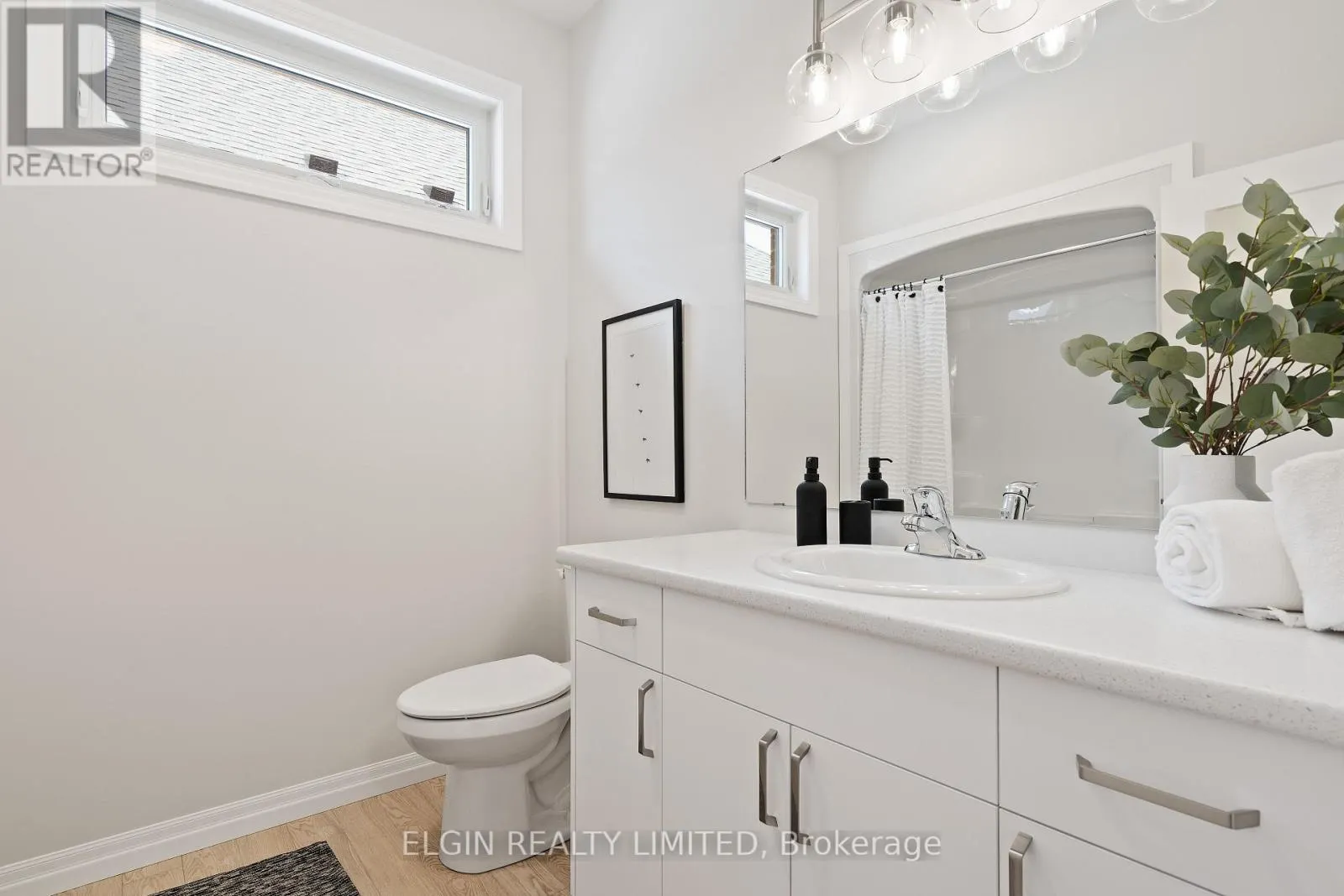 6 HEMLOCK CRESCENT