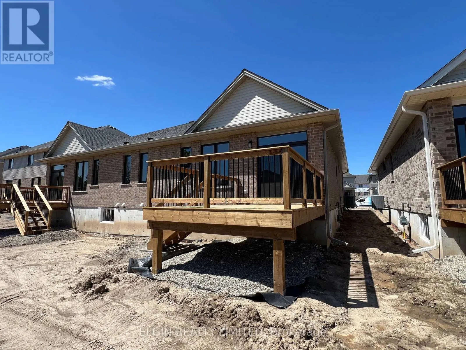6 HEMLOCK CRESCENT