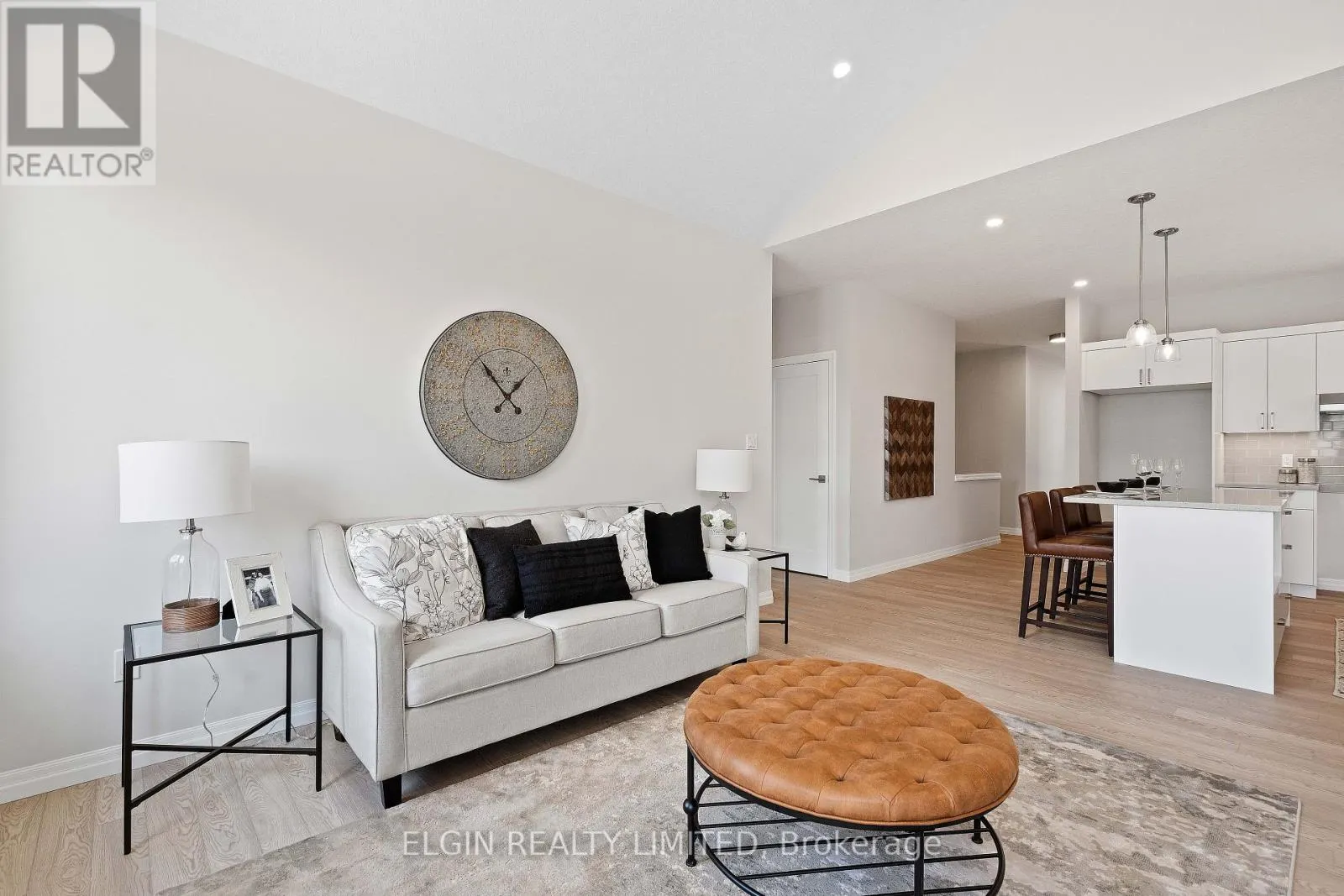 6 HEMLOCK CRESCENT