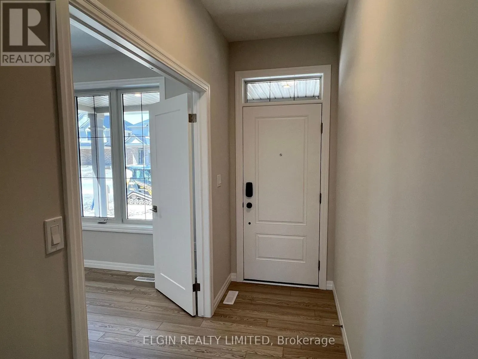 8 HEMLOCK CRESCENT