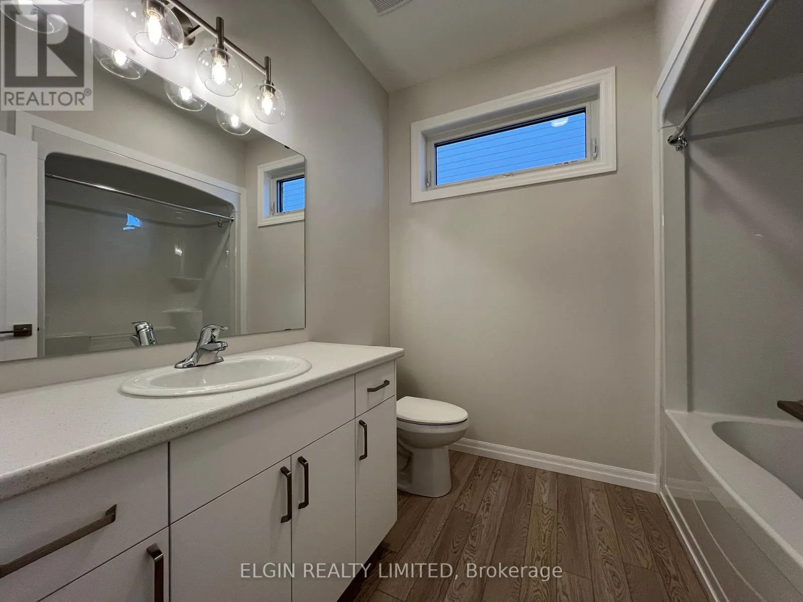8 HEMLOCK CRESCENT