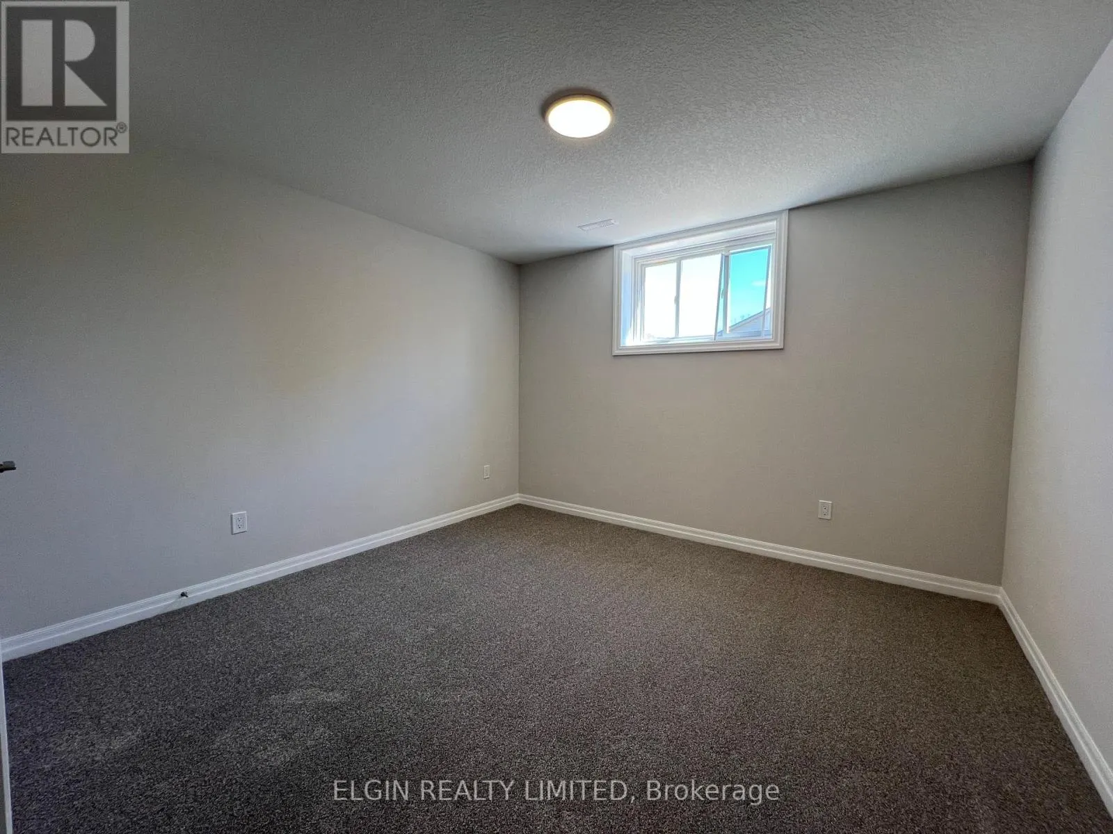 8 HEMLOCK CRESCENT