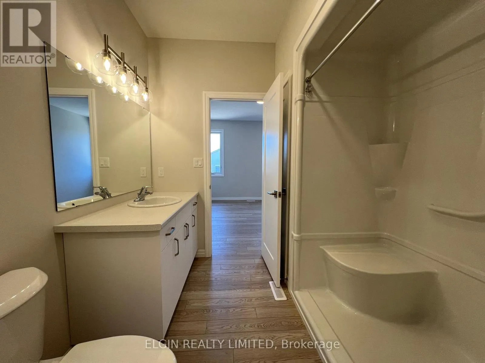 8 HEMLOCK CRESCENT