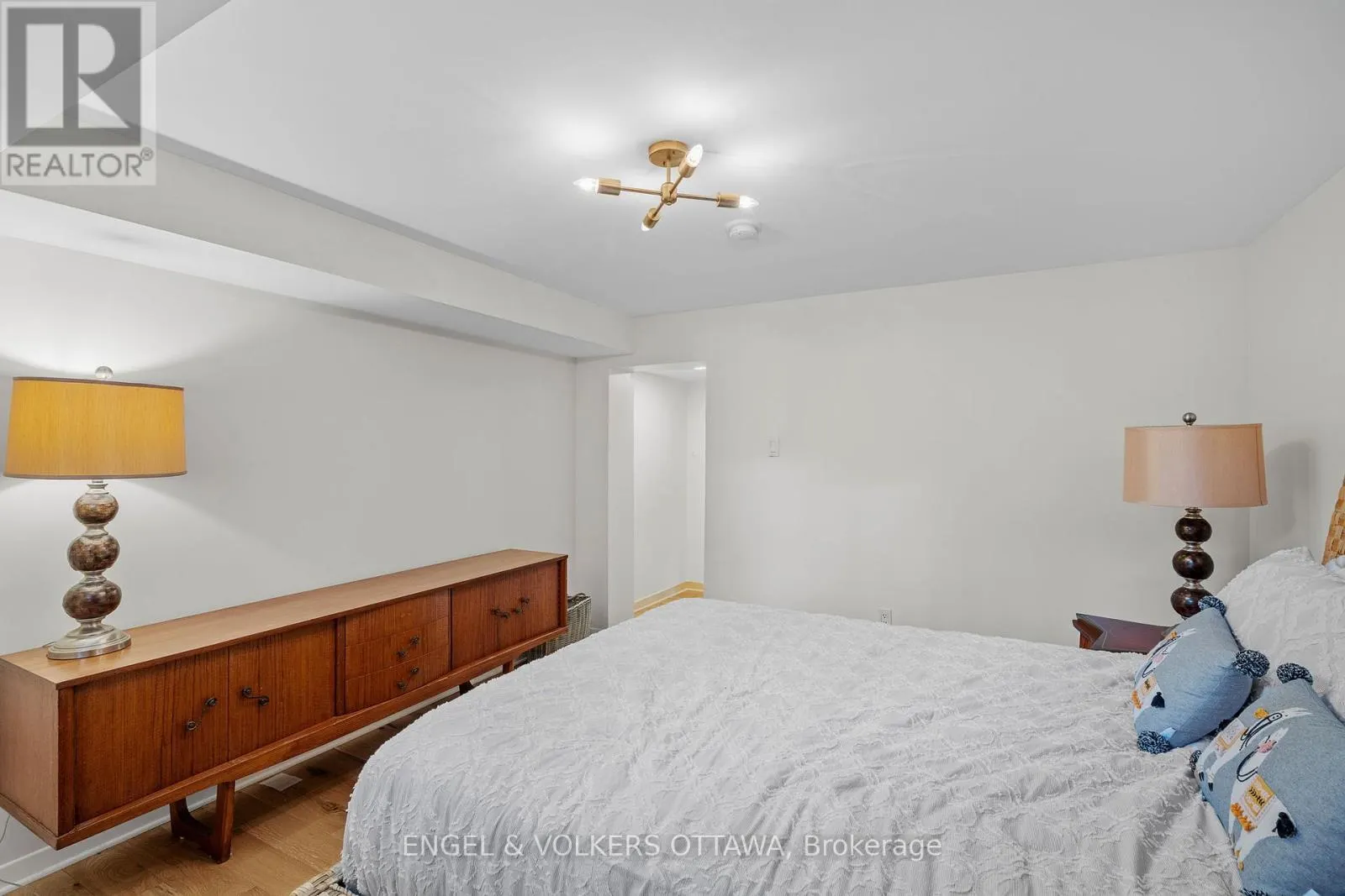 165 ISLAND PARK DRIVE