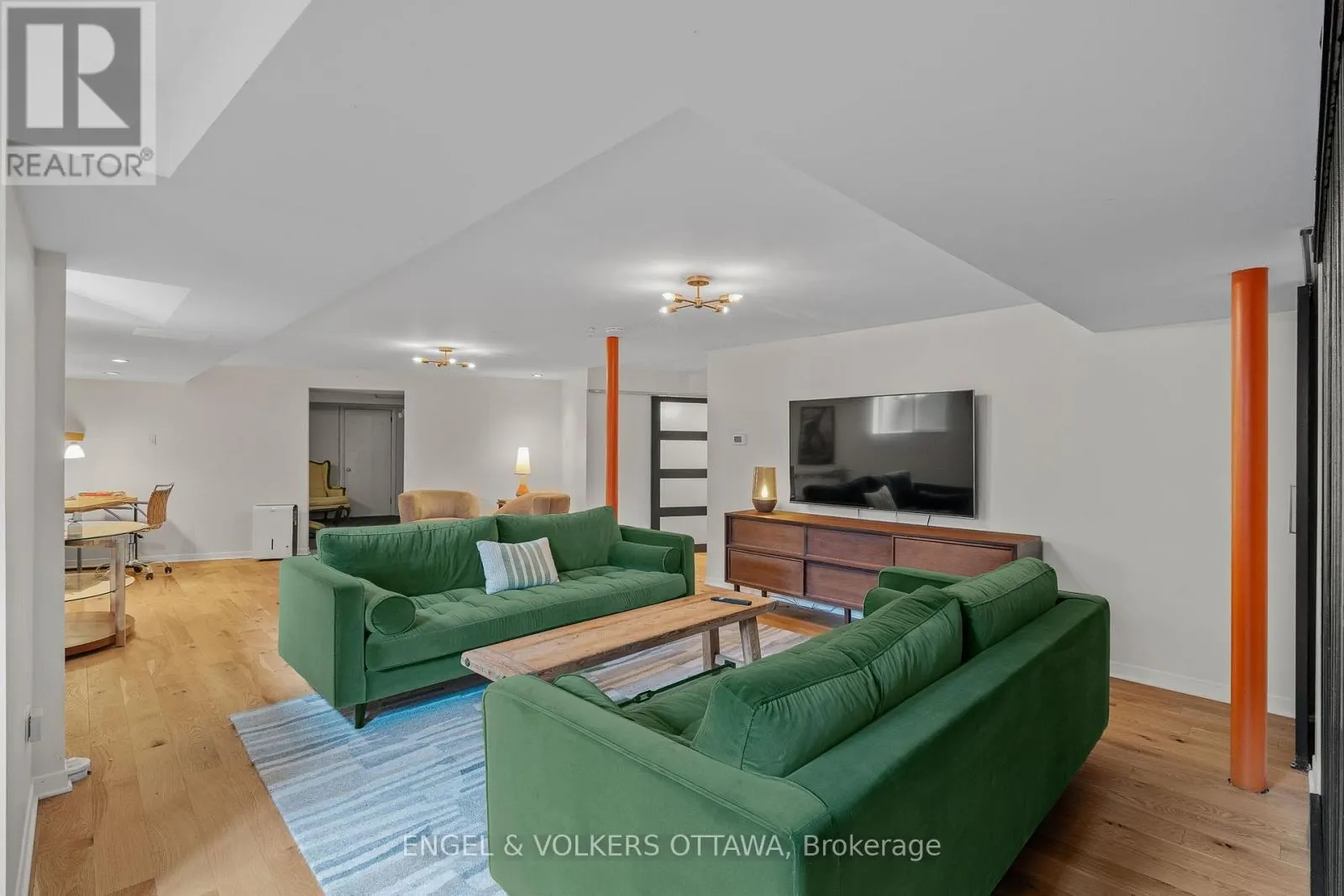 165 ISLAND PARK DRIVE
