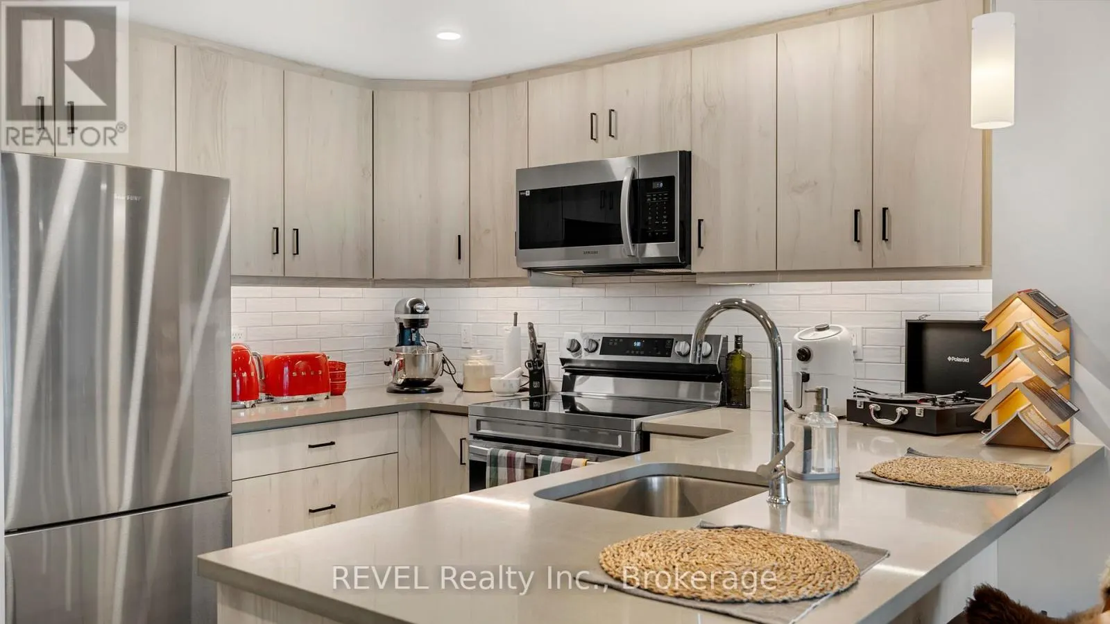 106 - 3998 VICTORIA AVENUE, #106