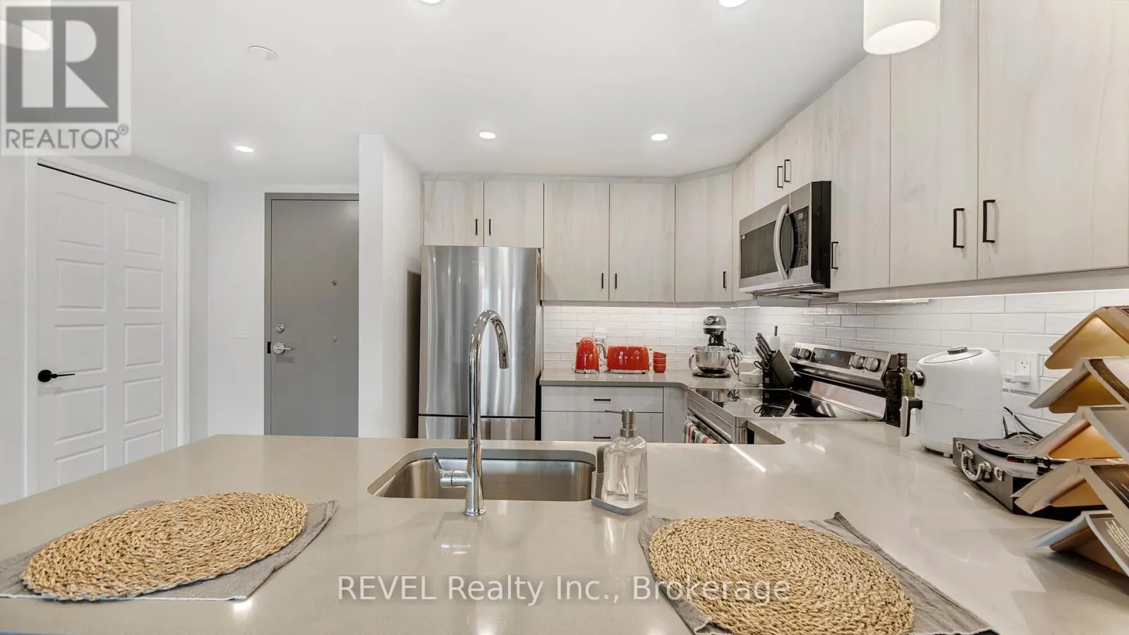 106 - 3998 VICTORIA AVENUE, #106
