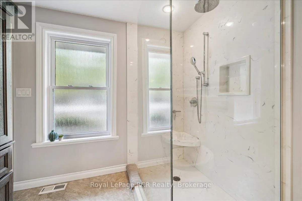 103488 GREY 18 ROAD