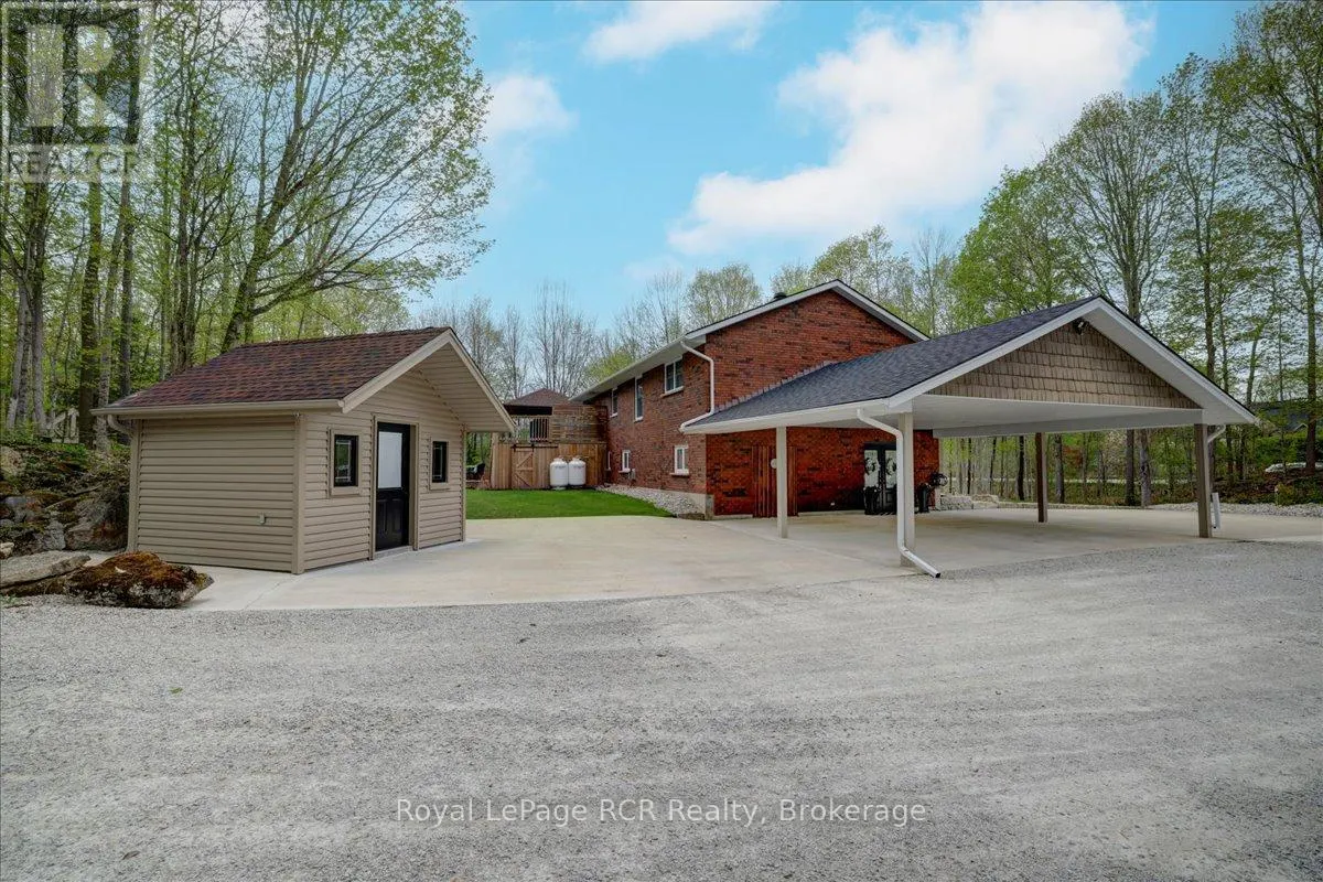 103488 GREY 18 ROAD