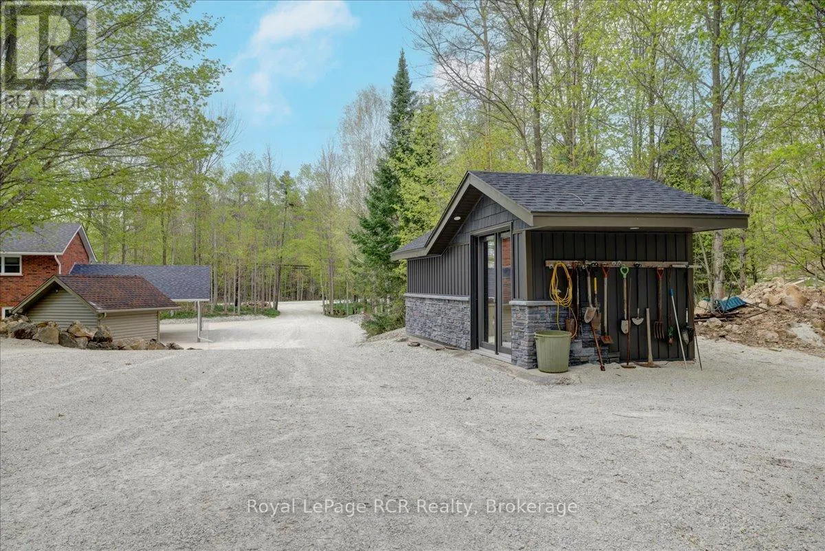 103488 GREY 18 ROAD