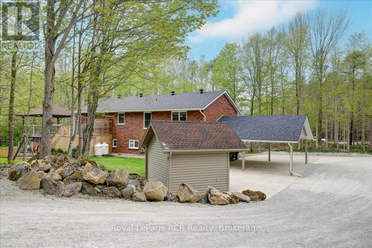 103488 GREY 18 ROAD