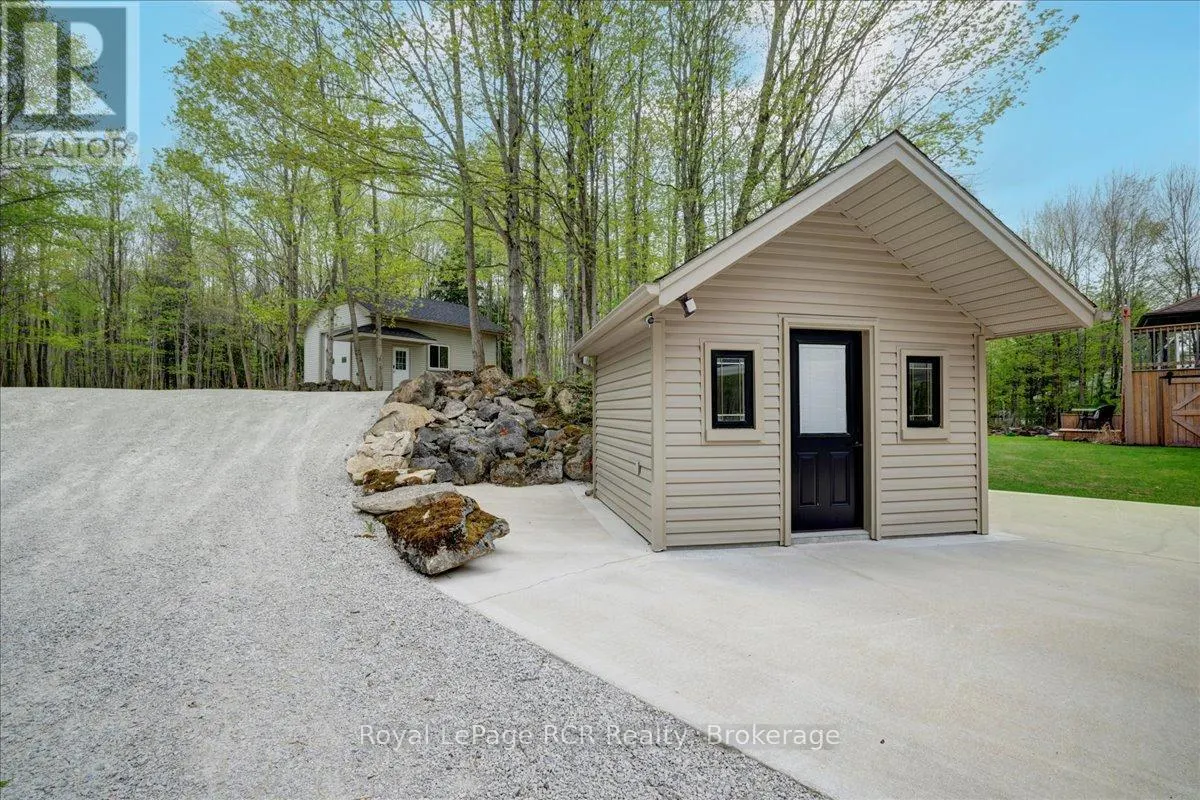 103488 GREY 18 ROAD