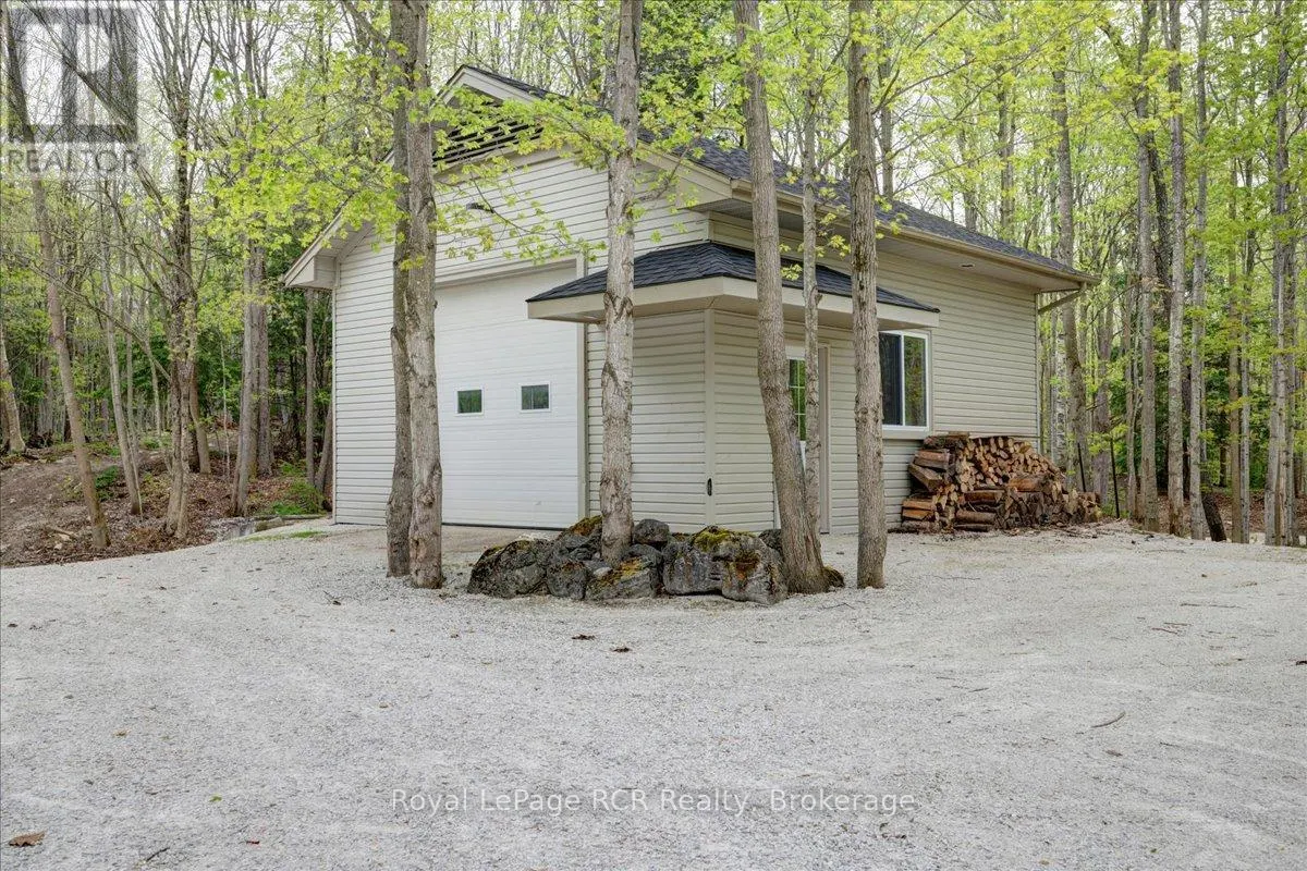 103488 GREY 18 ROAD
