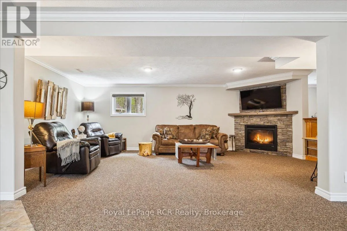103488 GREY 18 ROAD