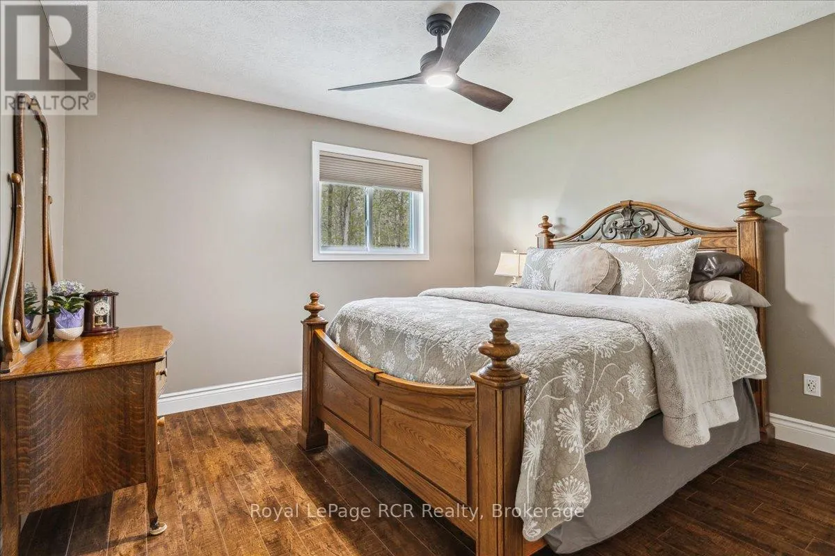 103488 GREY 18 ROAD