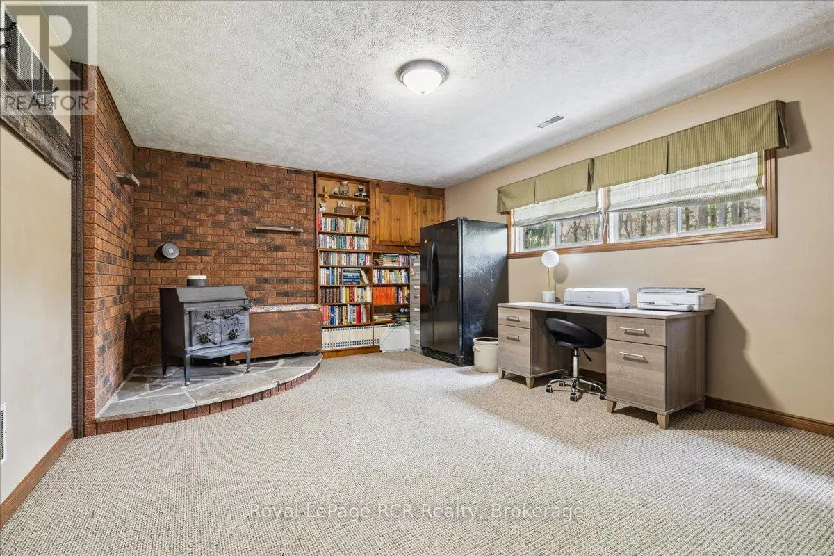 103488 GREY 18 ROAD