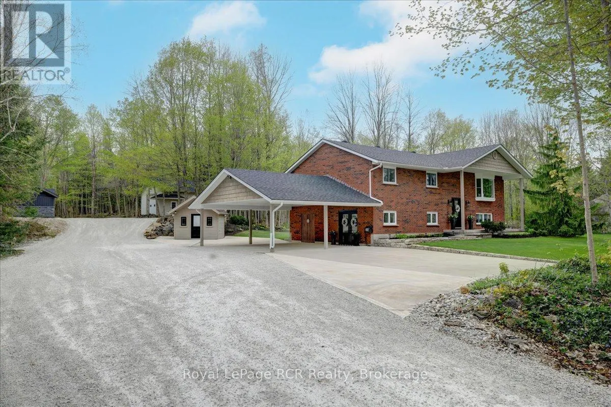 103488 GREY 18 ROAD