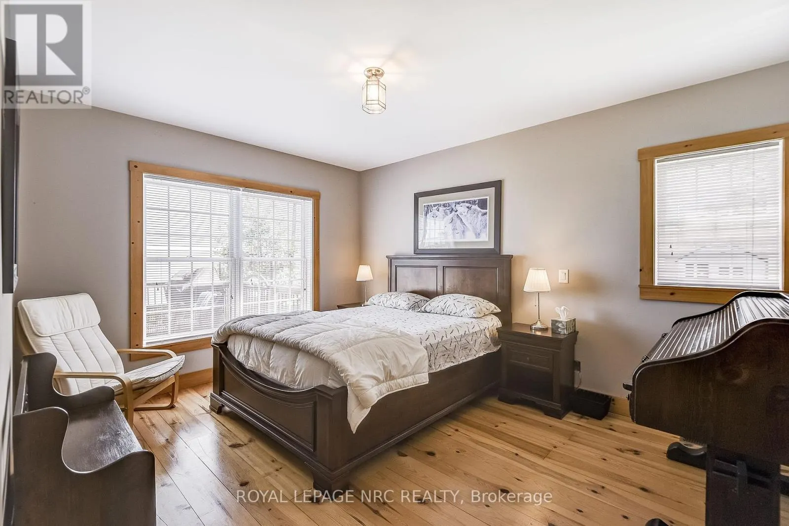 10849 LAKESHORE ROAD W