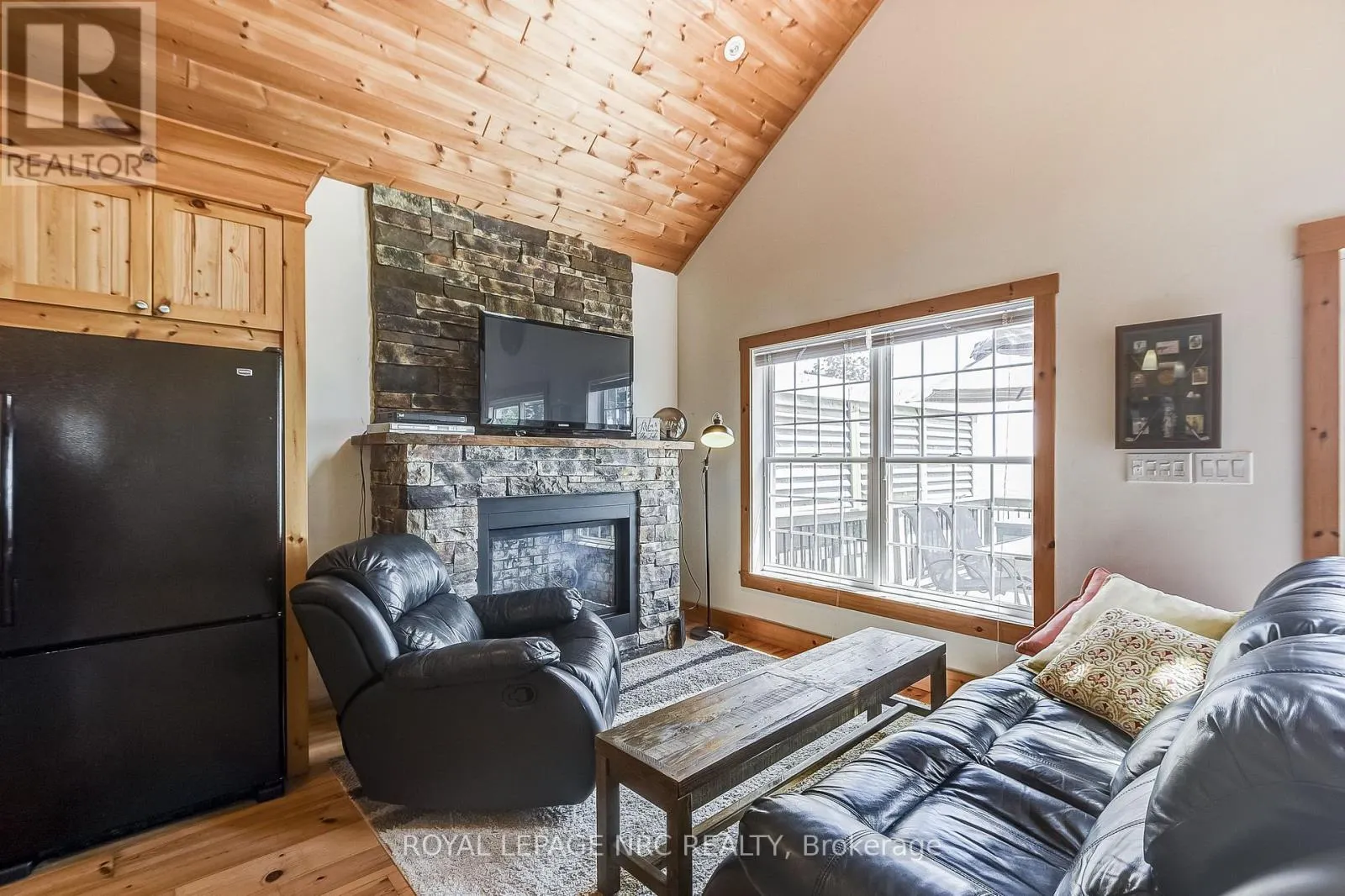 10849 LAKESHORE ROAD W