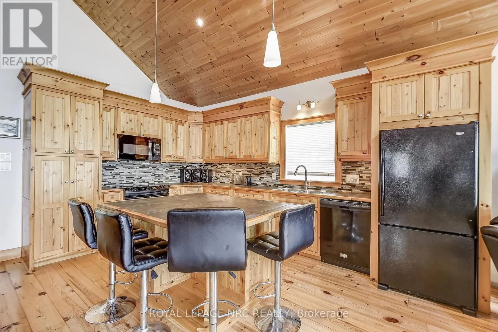 10849 LAKESHORE ROAD W