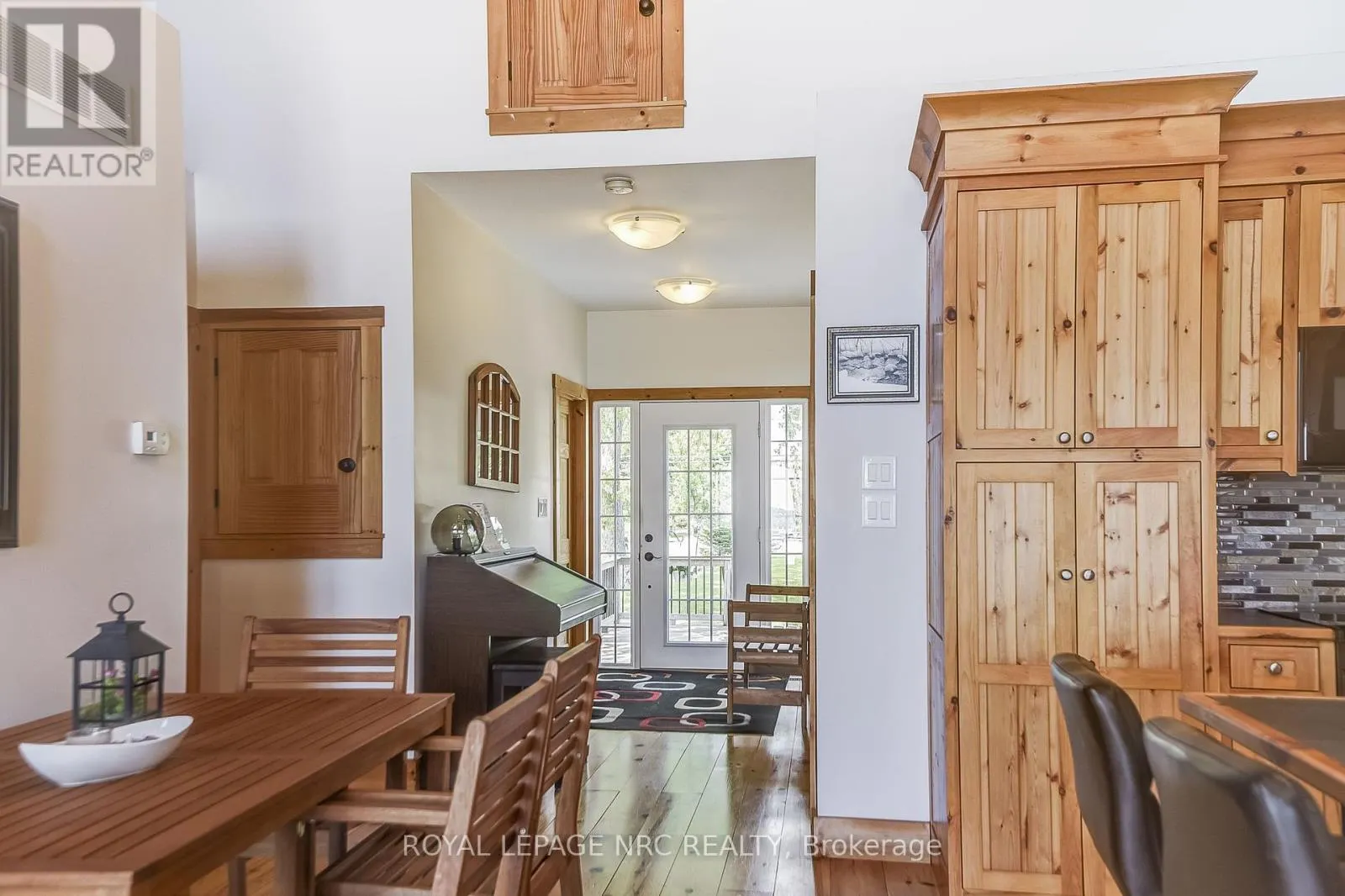 10849 LAKESHORE ROAD W