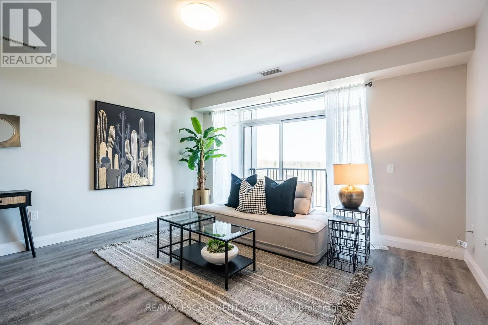 441 - 1 REDFERN AVENUE