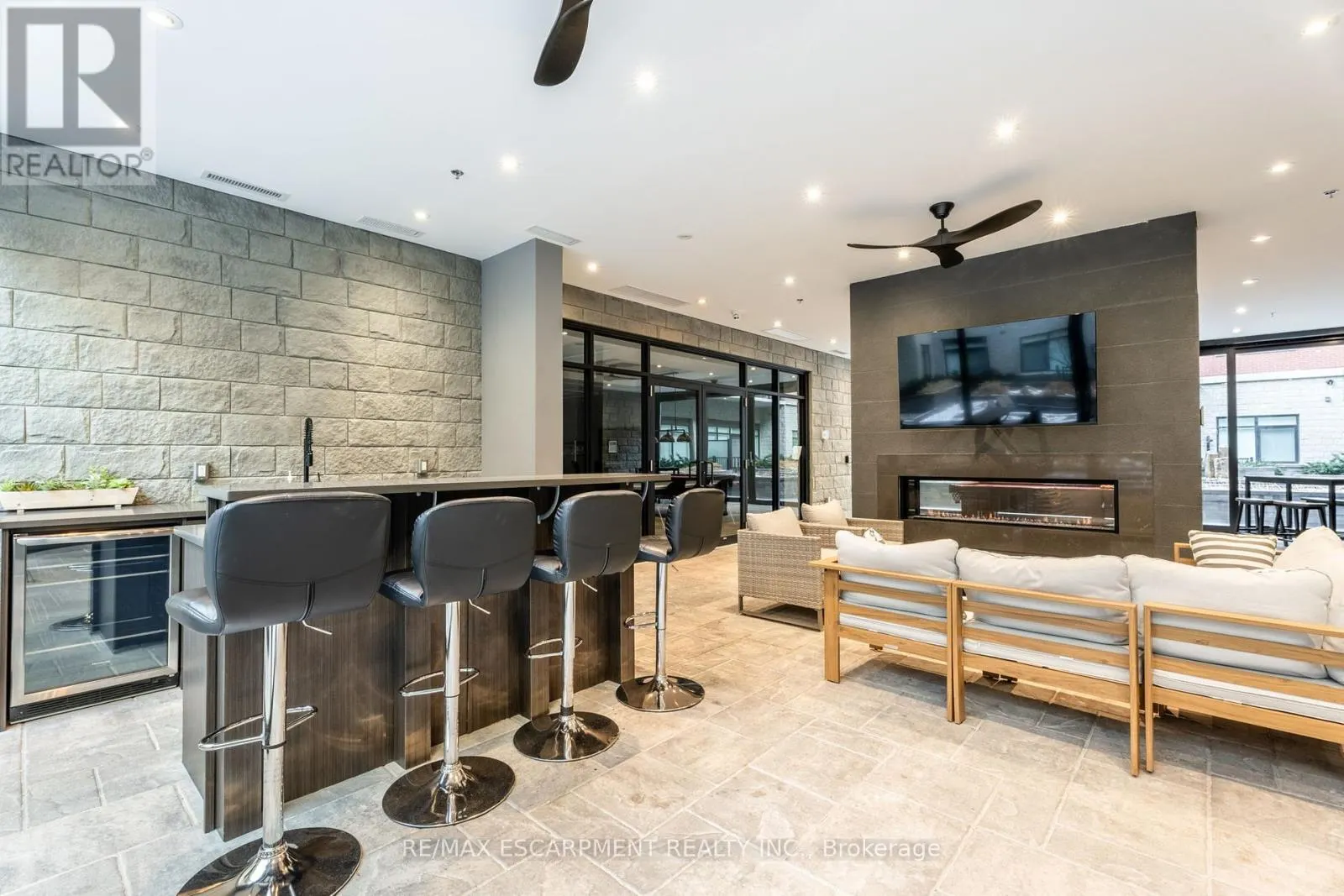 441 - 1 REDFERN AVENUE
