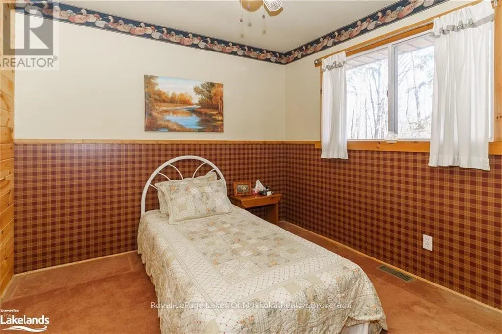 32 MAPLE LEAF DRIVE