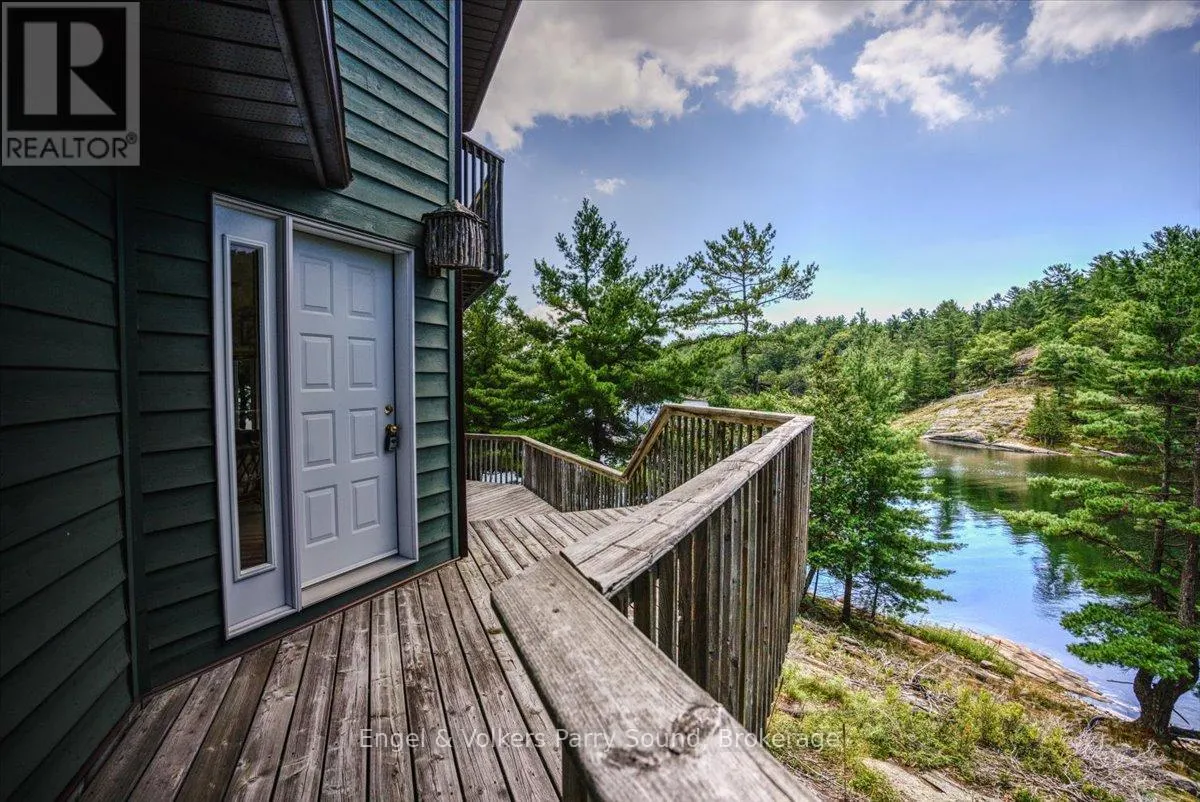 1 LOON BAY