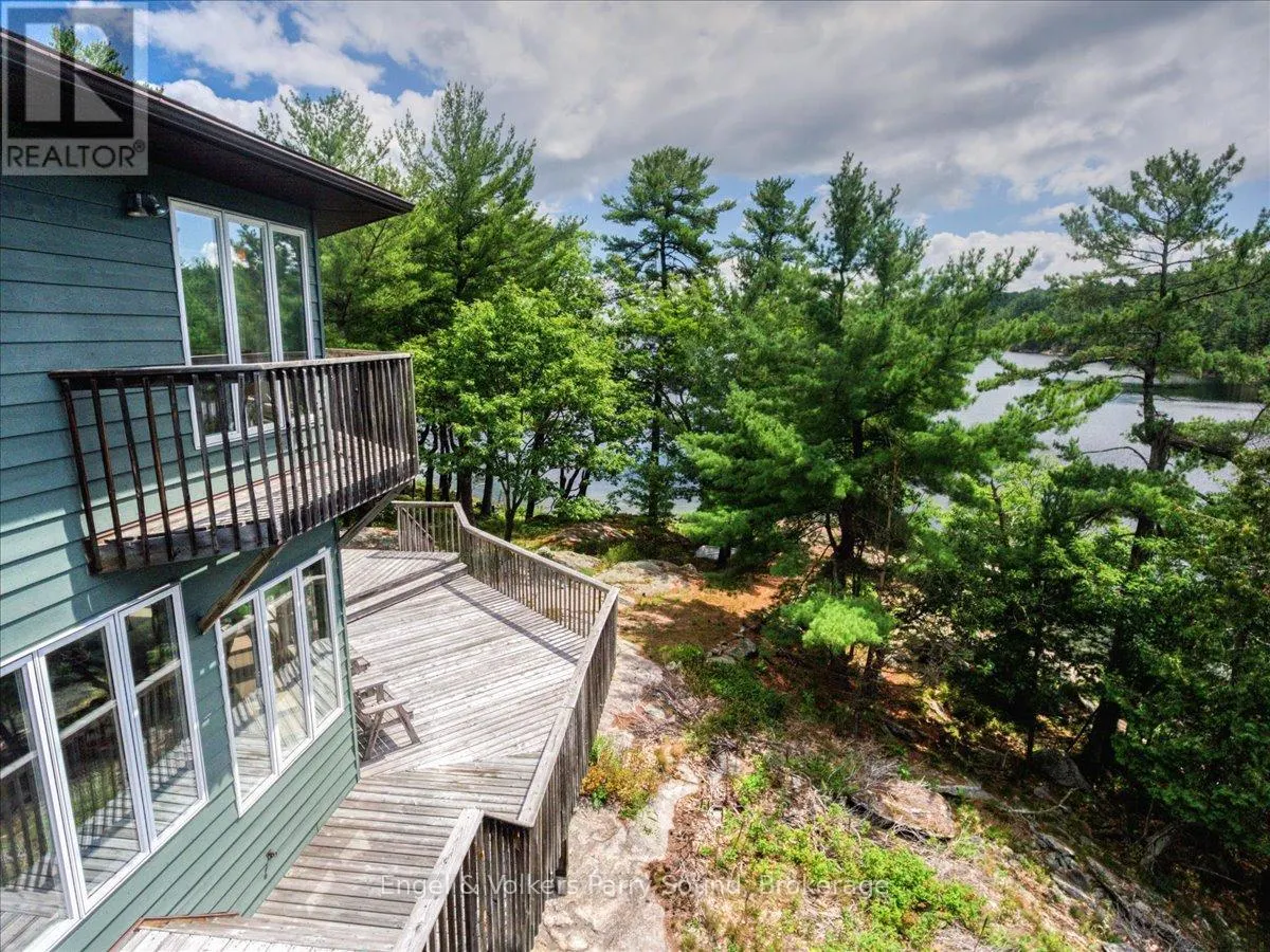 1 LOON BAY