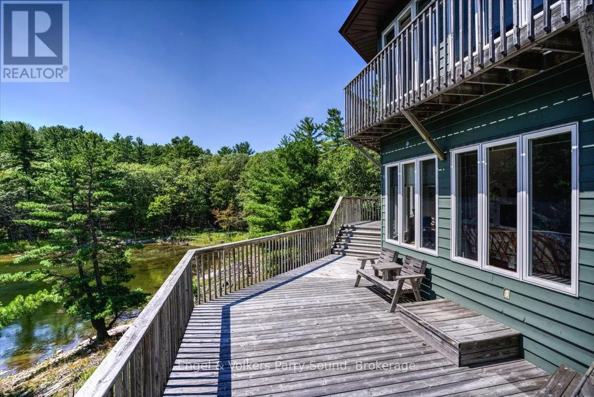 1 LOON BAY