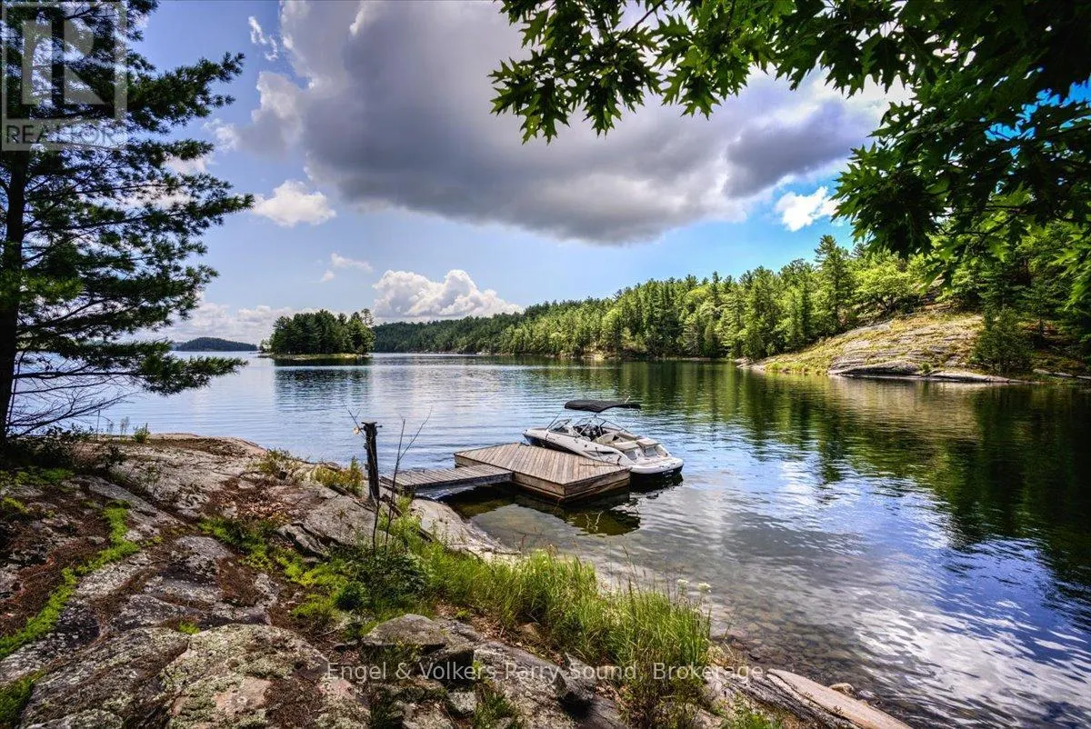 1 LOON BAY