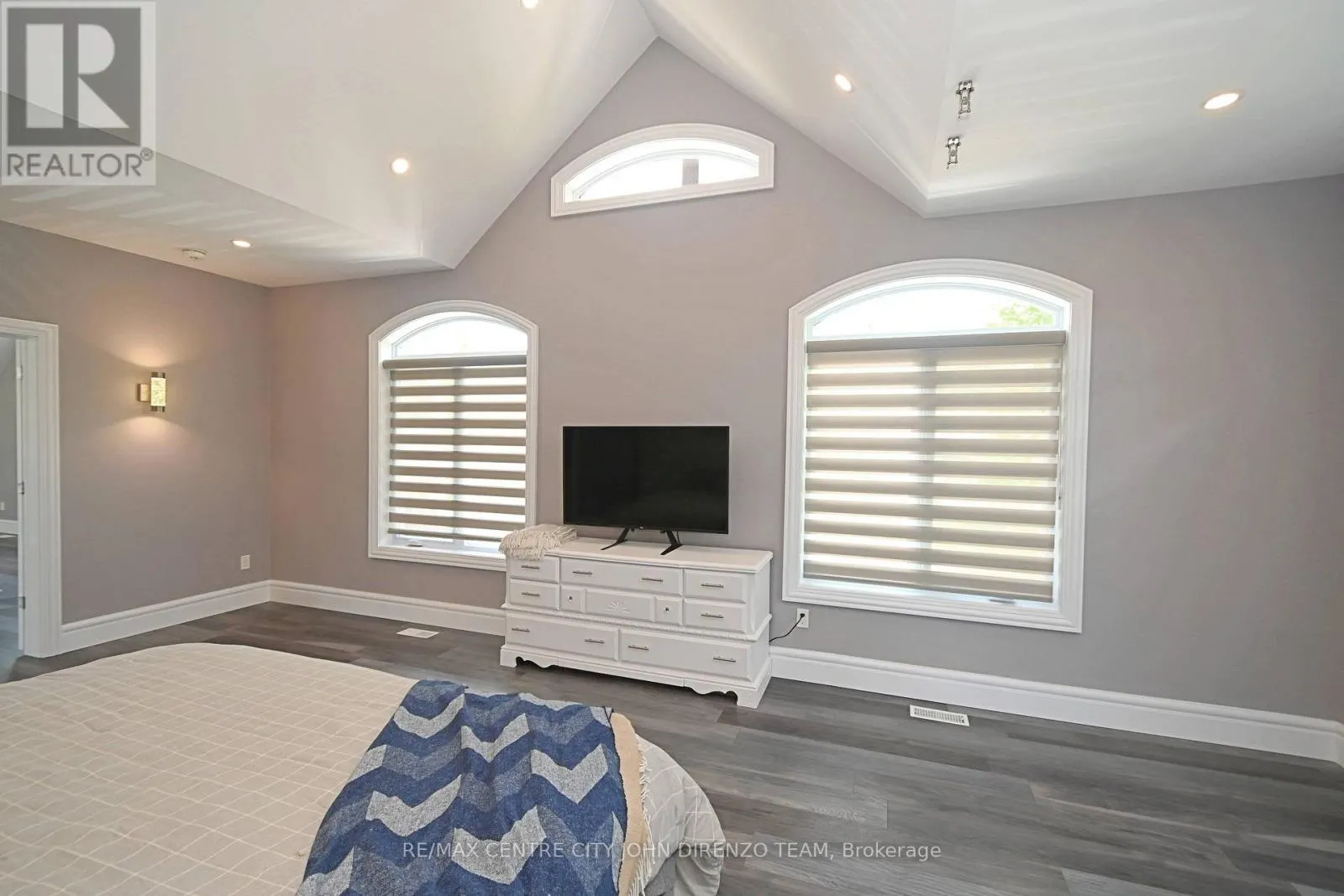 6 WOODLAND ROAD