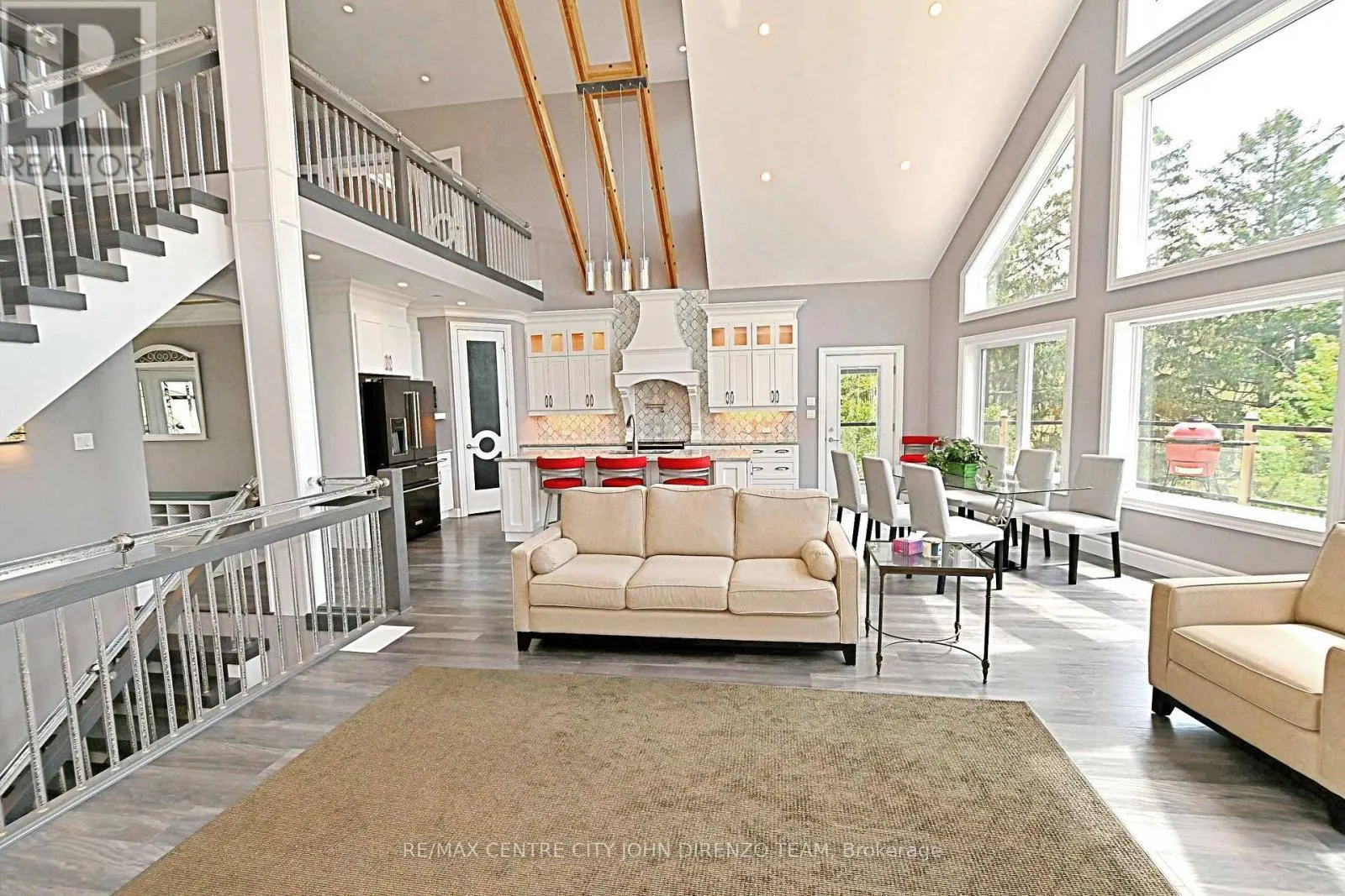 6 WOODLAND ROAD