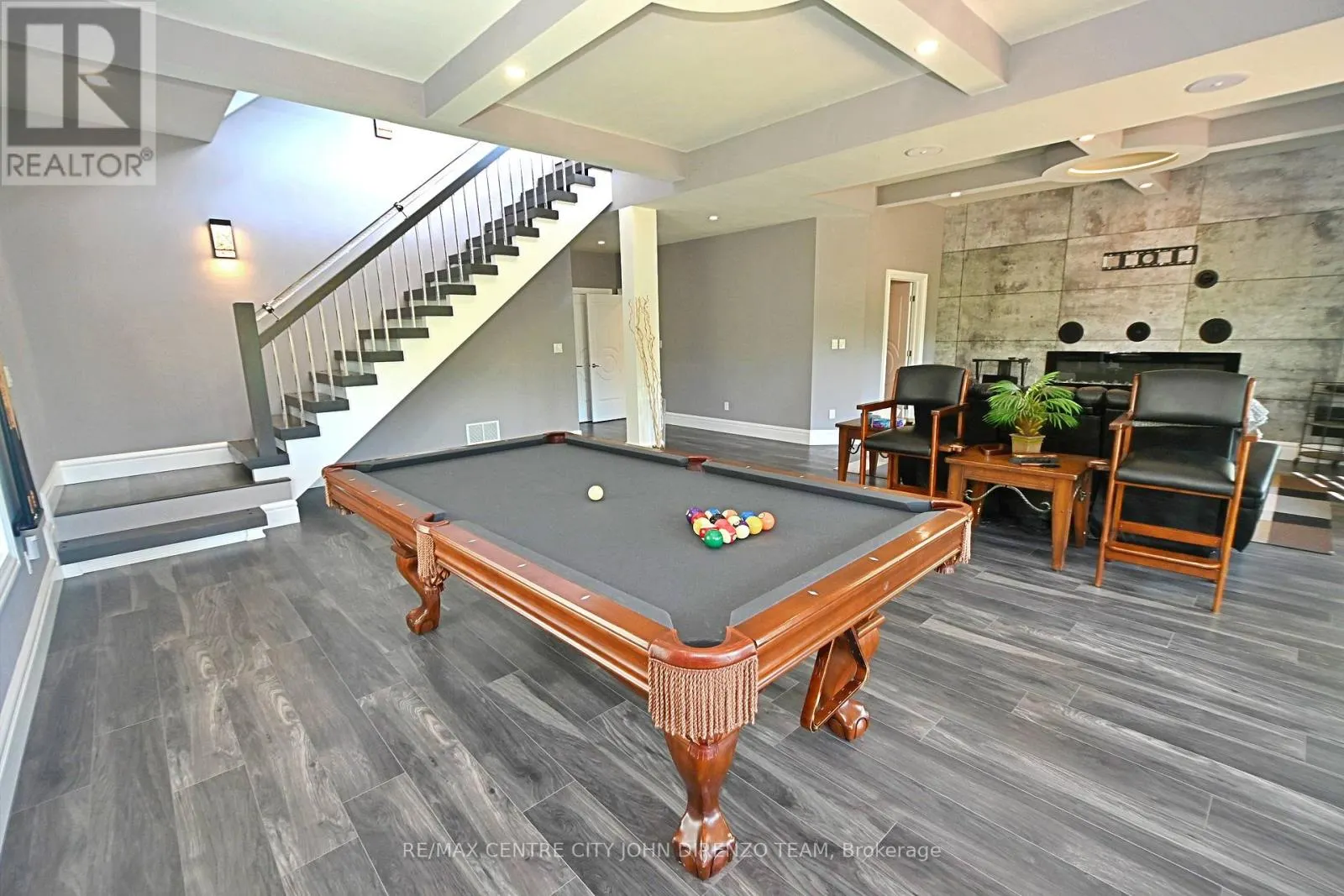 6 WOODLAND ROAD