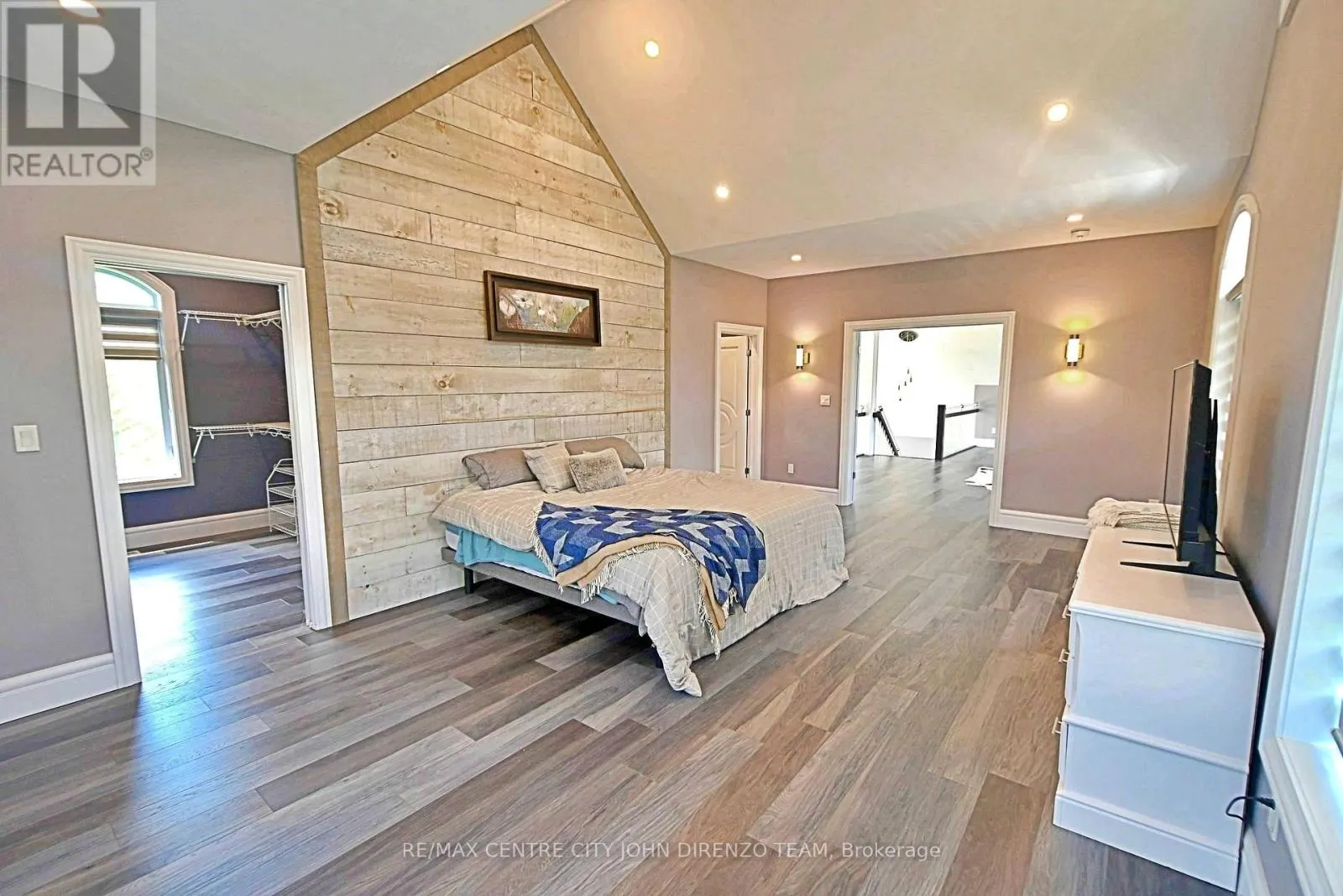 6 WOODLAND ROAD