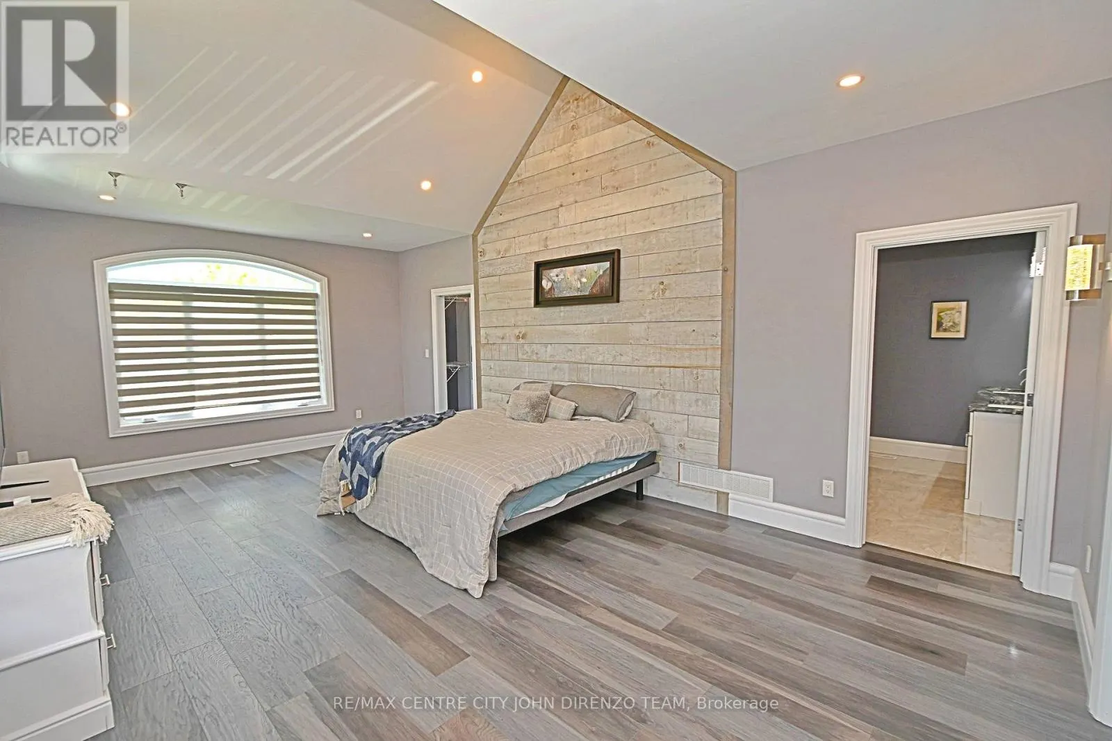 6 WOODLAND ROAD
