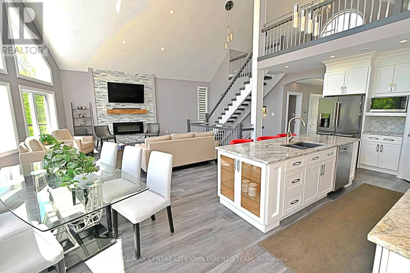 6 WOODLAND ROAD