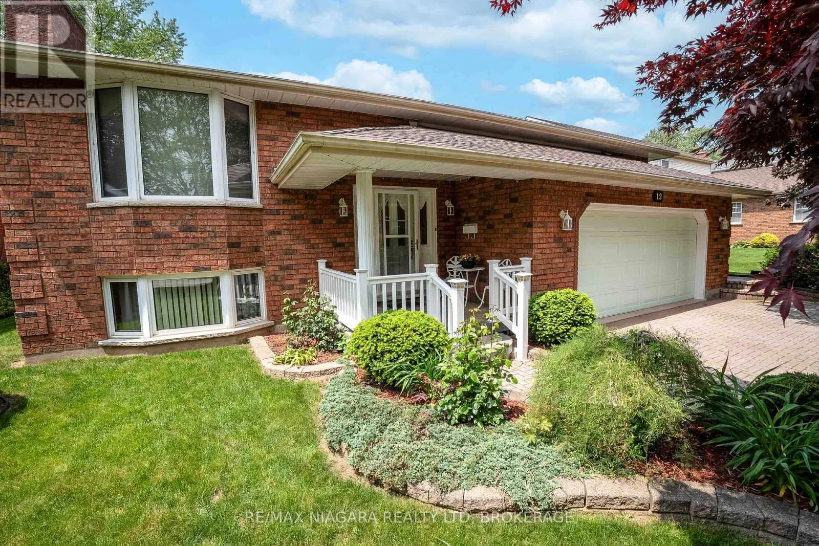 12 FERN GATE