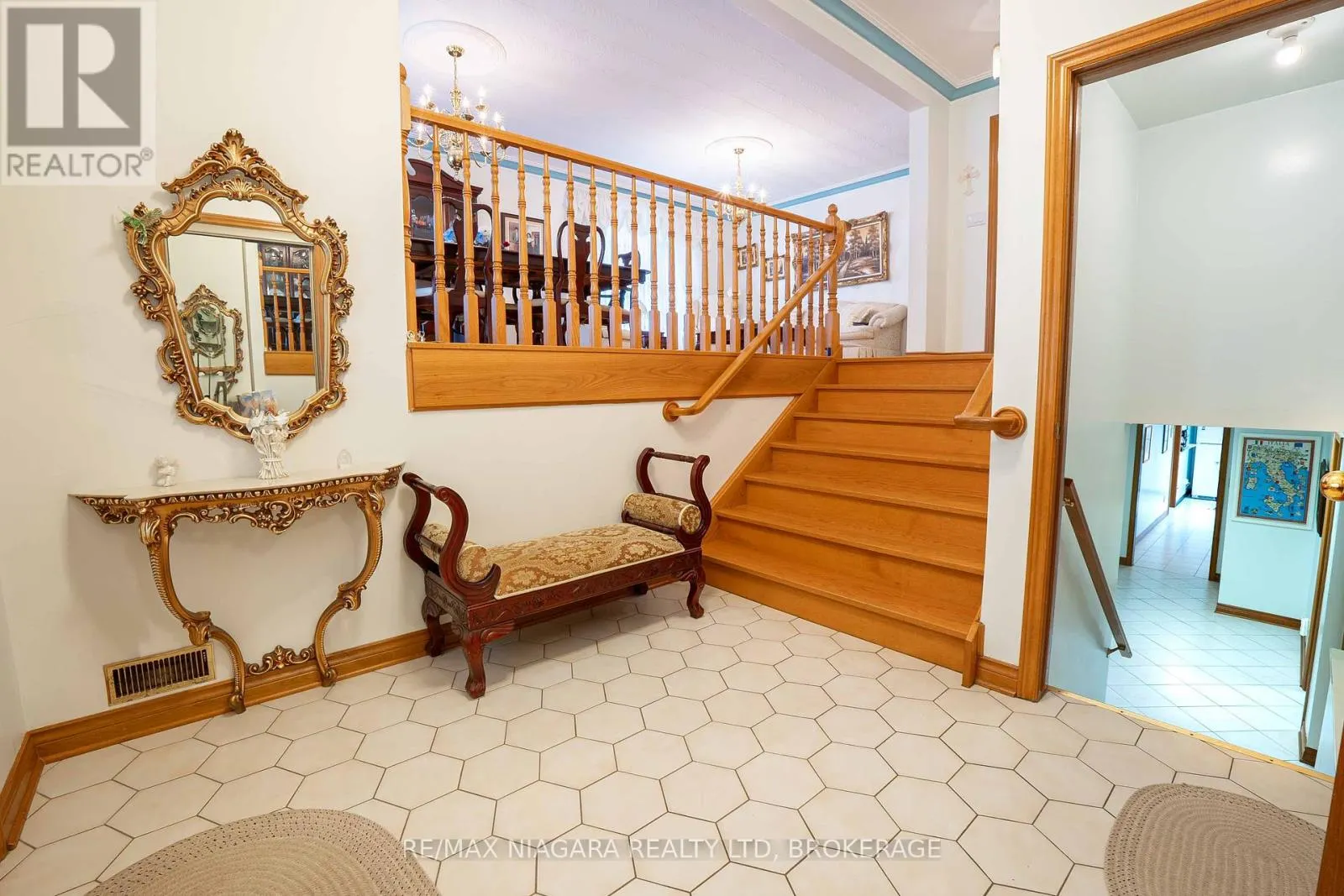 12 FERN GATE
