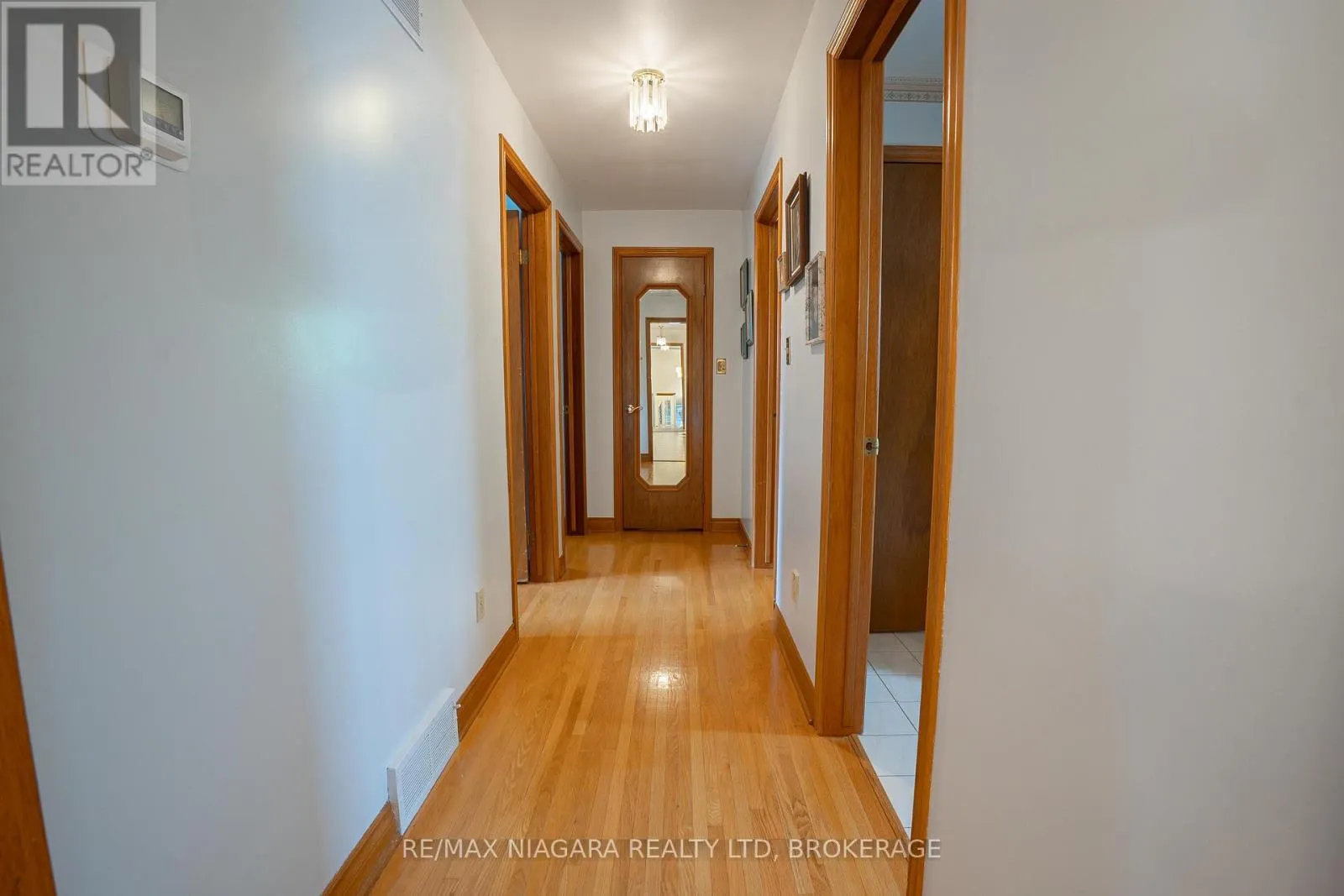 12 FERN GATE