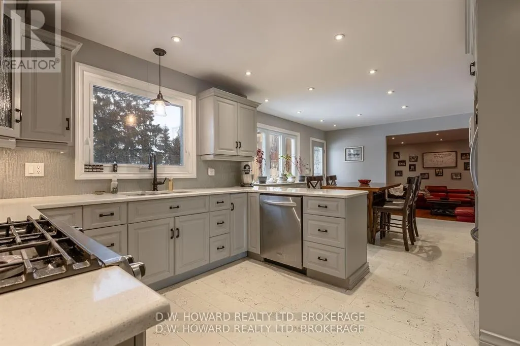 22 CORONATION DRIVE